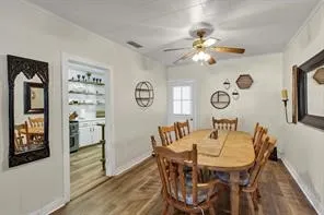 Single Family Residence For Sale in Hood County , 201 S Jones Street, Granbury, Texas 76048, 4 Bedroom, 3 Bathroom, Garage spaces, 3,129 Sqft, built in 1943, mls#21308130, Real Estate Agent in Granbury, Homes For Sale in Hood county, Homes For Sale in Granbury, Realtor in Granbury Texas, Real Estate Brokerage Independent Realty Texas, Luminita Cordes Realtor