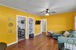 Single Family Residence For Sale in Hood County , 201 S Jones Street, Granbury, Texas 76048, 4 Bedroom, 3 Bathroom, Garage spaces, 3,129 Sqft, built in 1943, mls#21308130, Real Estate Agent in Granbury, Homes For Sale in Hood county, Homes For Sale in Granbury, Realtor in Granbury Texas, Real Estate Brokerage Independent Realty Texas, Luminita Cordes Realtor