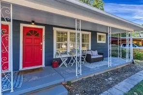 Single Family Residence For Sale in Hood County , 201 S Jones Street, Granbury, Texas 76048, 4 Bedroom, 3 Bathroom, Garage spaces, 3,129 Sqft, built in 1943, mls#21308130, Real Estate Agent in Granbury, Homes For Sale in Hood county, Homes For Sale in Granbury, Realtor in Granbury Texas, Real Estate Brokerage Independent Realty Texas, Luminita Cordes Realtor