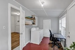 Single Family Residence For Sale in Hood County , 201 S Jones Street, Granbury, Texas 76048, 4 Bedroom, 3 Bathroom, Garage spaces, 3,129 Sqft, built in 1943, mls#21308130, Real Estate Agent in Granbury, Homes For Sale in Hood county, Homes For Sale in Granbury, Realtor in Granbury Texas, Real Estate Brokerage Independent Realty Texas, Luminita Cordes Realtor