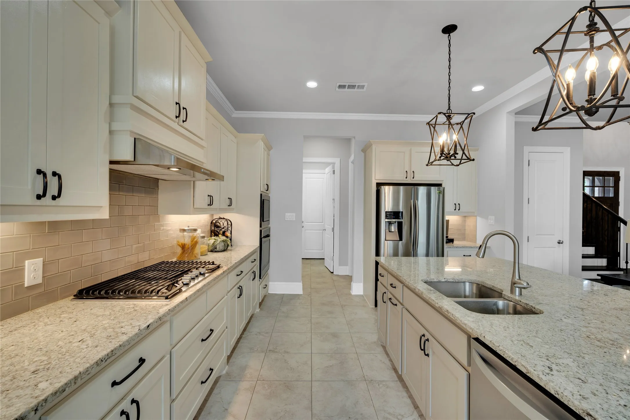 Single Family Residence For Sale in Tarrant County , 6409 Vintage Lake Drive, Arlington, Texas 76016, 4 Bedroom, 3 Bathroom, 2 Garage spaces, 3,029 Sqft, built in 2017, mls#21312553, Real Estate Agent in Arlington, Homes For Sale in Tarrant county, Homes For Sale in Arlington, Realtor in Arlington Texas, Real Estate Brokerage Independent Realty Texas, Luminita Cordes Realtor