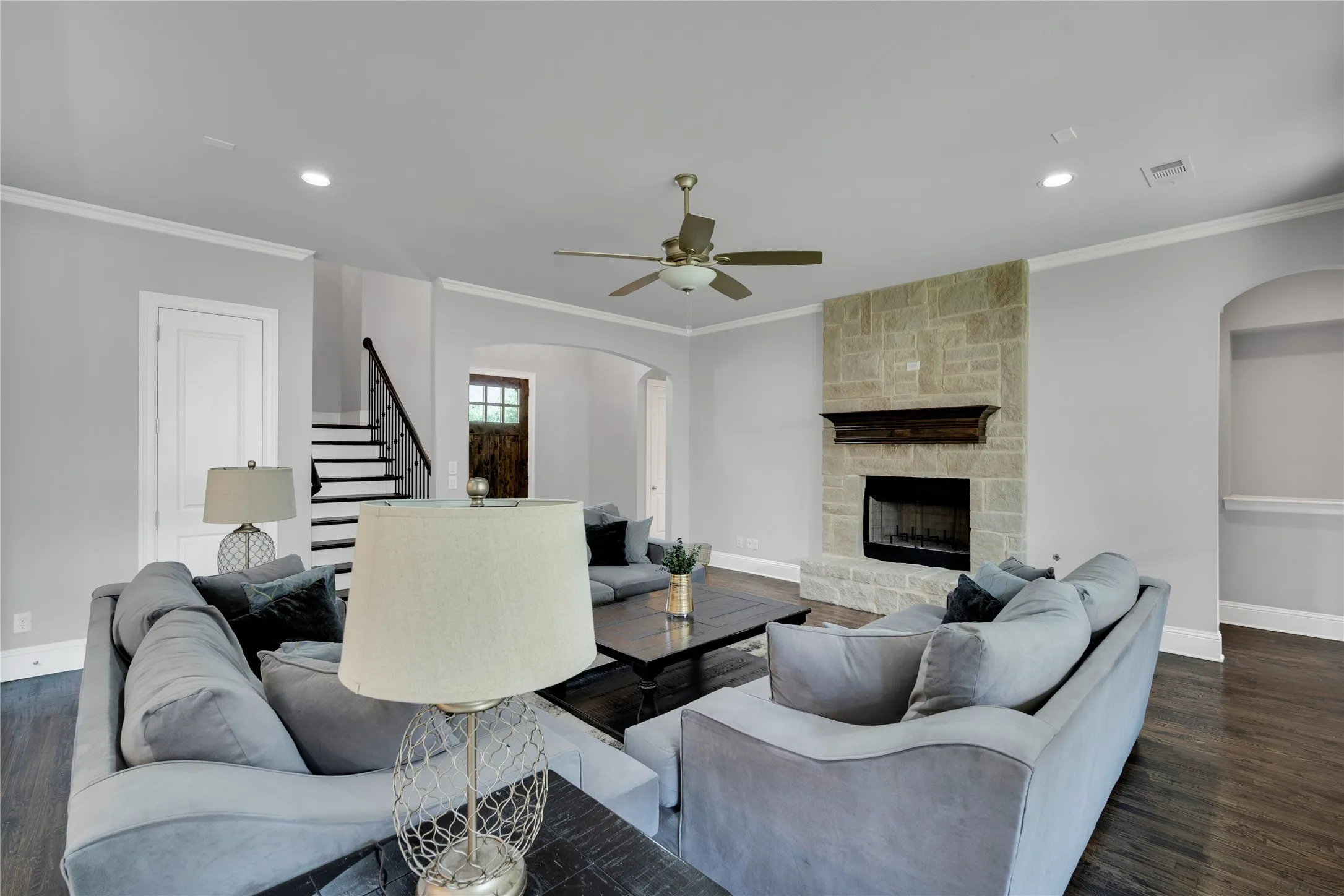 Single Family Residence For Sale in Tarrant County , 6409 Vintage Lake Drive, Arlington, Texas 76016, 4 Bedroom, 3 Bathroom, 2 Garage spaces, 3,029 Sqft, built in 2017, mls#21312553, Real Estate Agent in Arlington, Homes For Sale in Tarrant county, Homes For Sale in Arlington, Realtor in Arlington Texas, Real Estate Brokerage Independent Realty Texas, Luminita Cordes Realtor