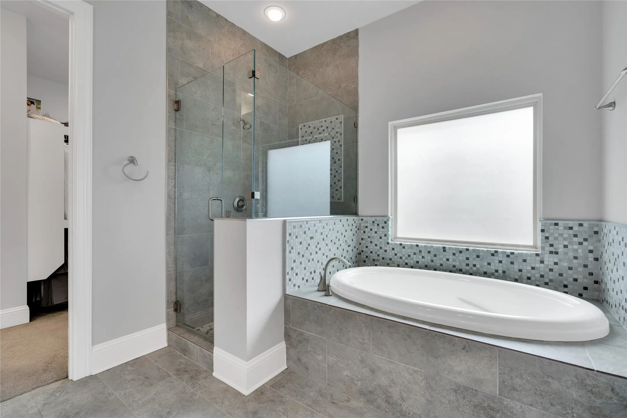 Single Family Residence For Sale in Tarrant County , 6409 Vintage Lake Drive, Arlington, Texas 76016, 4 Bedroom, 3 Bathroom, 2 Garage spaces, 3,029 Sqft, built in 2017, mls#21312553, Real Estate Agent in Arlington, Homes For Sale in Tarrant county, Homes For Sale in Arlington, Realtor in Arlington Texas, Real Estate Brokerage Independent Realty Texas, Luminita Cordes Realtor