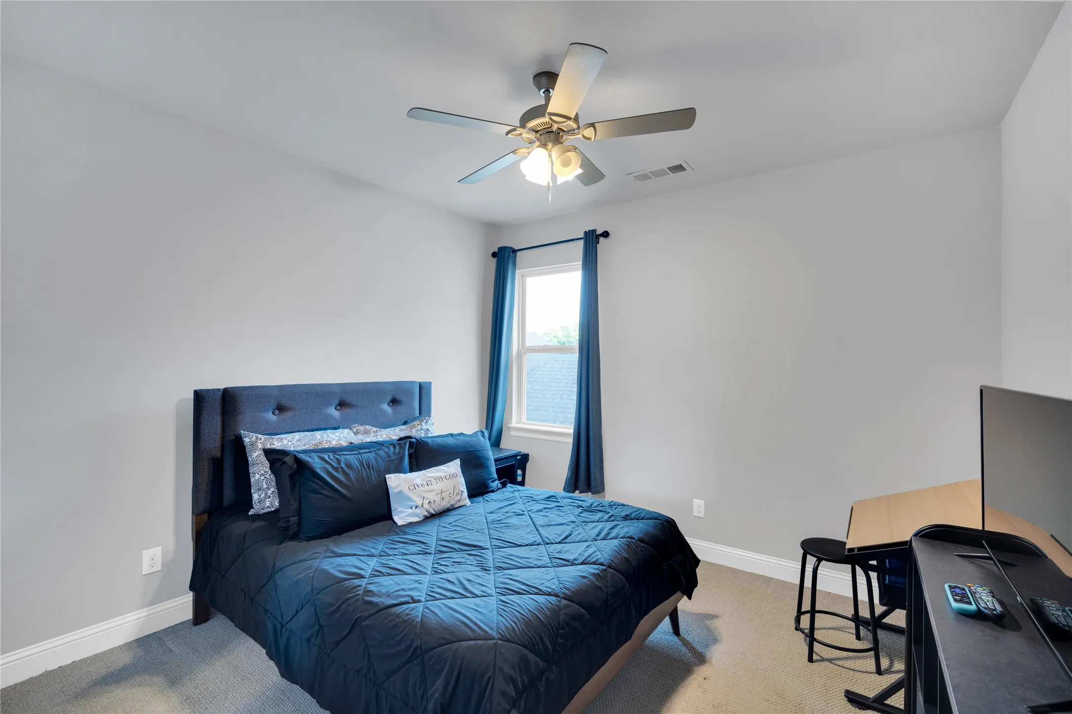 Single Family Residence For Sale in Tarrant County , 6409 Vintage Lake Drive, Arlington, Texas 76016, 4 Bedroom, 3 Bathroom, 2 Garage spaces, 3,029 Sqft, built in 2017, mls#21312553, Real Estate Agent in Arlington, Homes For Sale in Tarrant county, Homes For Sale in Arlington, Realtor in Arlington Texas, Real Estate Brokerage Independent Realty Texas, Luminita Cordes Realtor
