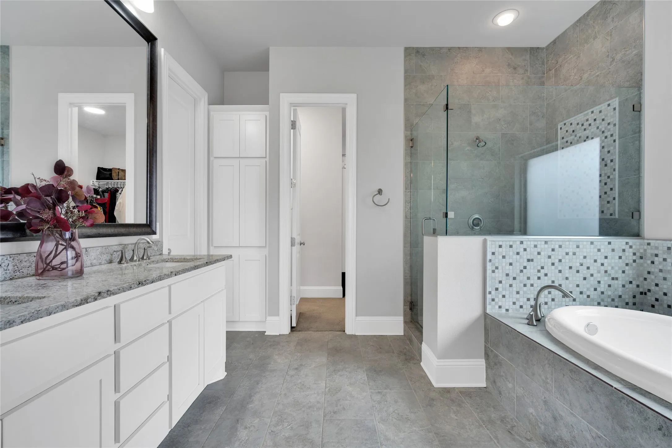 Single Family Residence For Sale in Tarrant County , 6409 Vintage Lake Drive, Arlington, Texas 76016, 4 Bedroom, 3 Bathroom, 2 Garage spaces, 3,029 Sqft, built in 2017, mls#21312553, Real Estate Agent in Arlington, Homes For Sale in Tarrant county, Homes For Sale in Arlington, Realtor in Arlington Texas, Real Estate Brokerage Independent Realty Texas, Luminita Cordes Realtor