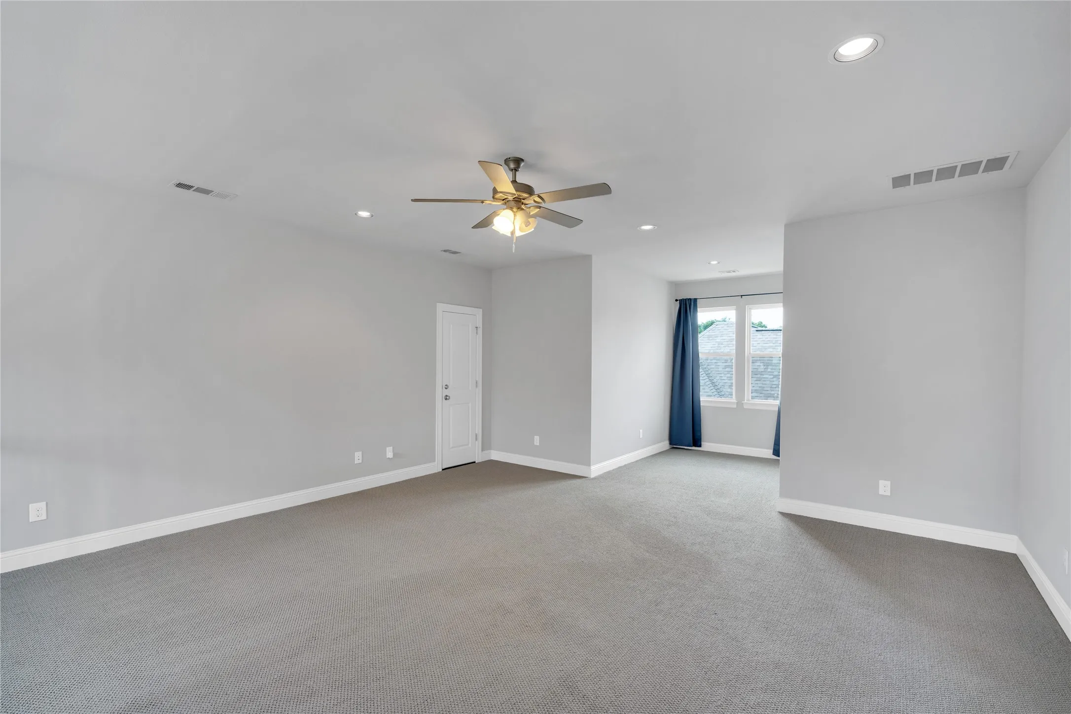 Single Family Residence For Sale in Tarrant County , 6409 Vintage Lake Drive, Arlington, Texas 76016, 4 Bedroom, 3 Bathroom, 2 Garage spaces, 3,029 Sqft, built in 2017, mls#21312553, Real Estate Agent in Arlington, Homes For Sale in Tarrant county, Homes For Sale in Arlington, Realtor in Arlington Texas, Real Estate Brokerage Independent Realty Texas, Luminita Cordes Realtor