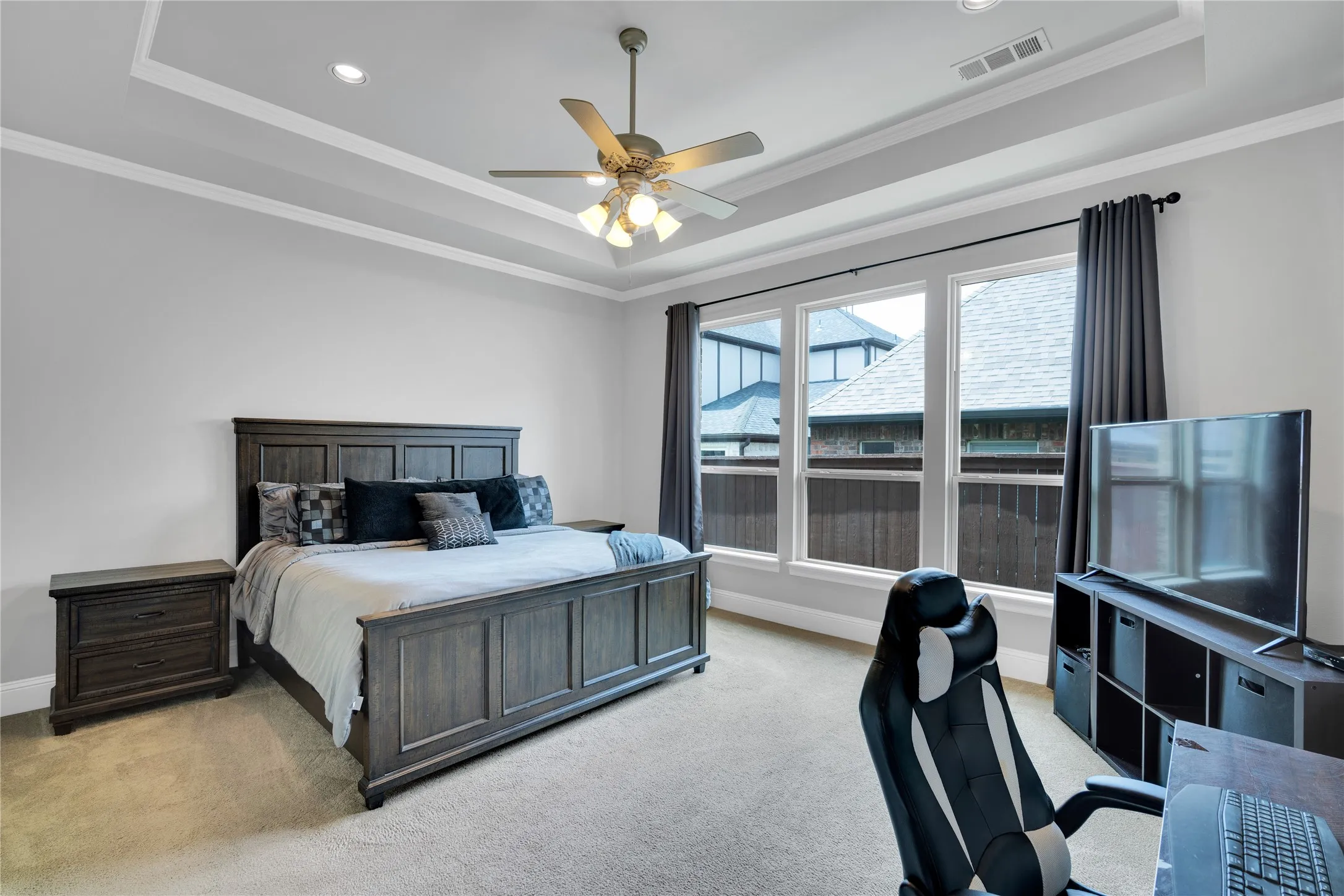 Single Family Residence For Sale in Tarrant County , 6409 Vintage Lake Drive, Arlington, Texas 76016, 4 Bedroom, 3 Bathroom, 2 Garage spaces, 3,029 Sqft, built in 2017, mls#21312553, Real Estate Agent in Arlington, Homes For Sale in Tarrant county, Homes For Sale in Arlington, Realtor in Arlington Texas, Real Estate Brokerage Independent Realty Texas, Luminita Cordes Realtor