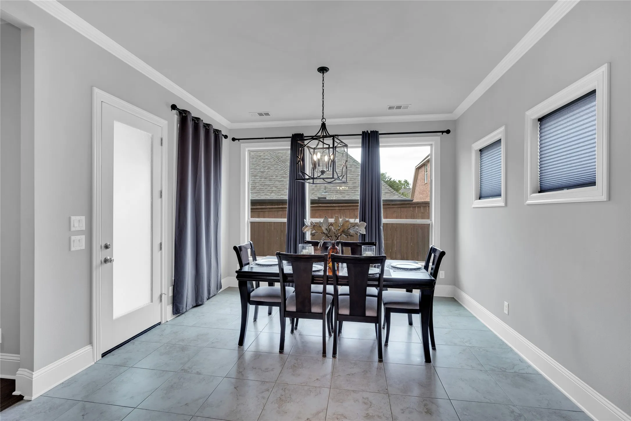 Single Family Residence For Sale in Tarrant County , 6409 Vintage Lake Drive, Arlington, Texas 76016, 4 Bedroom, 3 Bathroom, 2 Garage spaces, 3,029 Sqft, built in 2017, mls#21312553, Real Estate Agent in Arlington, Homes For Sale in Tarrant county, Homes For Sale in Arlington, Realtor in Arlington Texas, Real Estate Brokerage Independent Realty Texas, Luminita Cordes Realtor