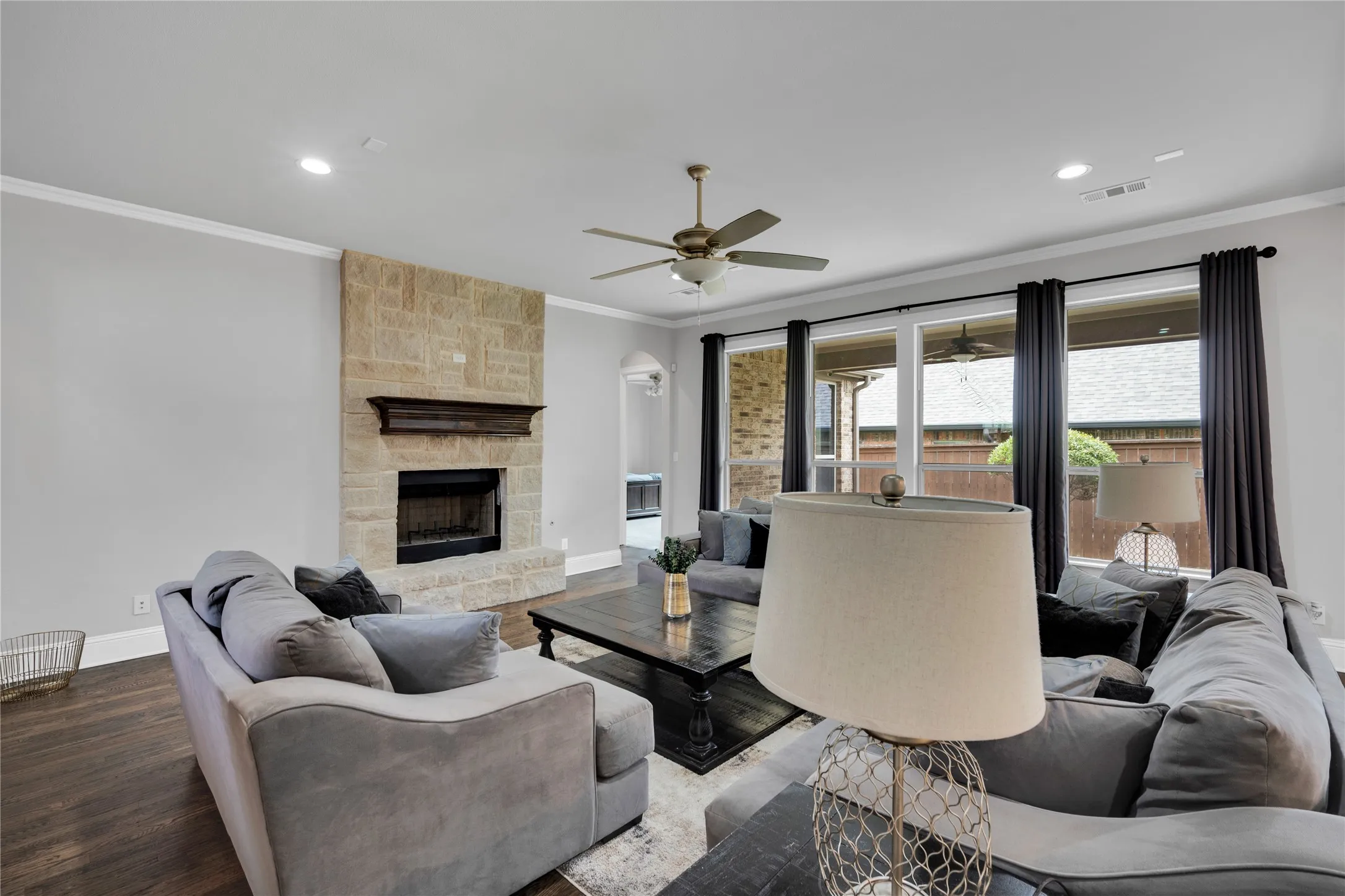 Single Family Residence For Sale in Tarrant County , 6409 Vintage Lake Drive, Arlington, Texas 76016, 4 Bedroom, 3 Bathroom, 2 Garage spaces, 3,029 Sqft, built in 2017, mls#21312553, Real Estate Agent in Arlington, Homes For Sale in Tarrant county, Homes For Sale in Arlington, Realtor in Arlington Texas, Real Estate Brokerage Independent Realty Texas, Luminita Cordes Realtor