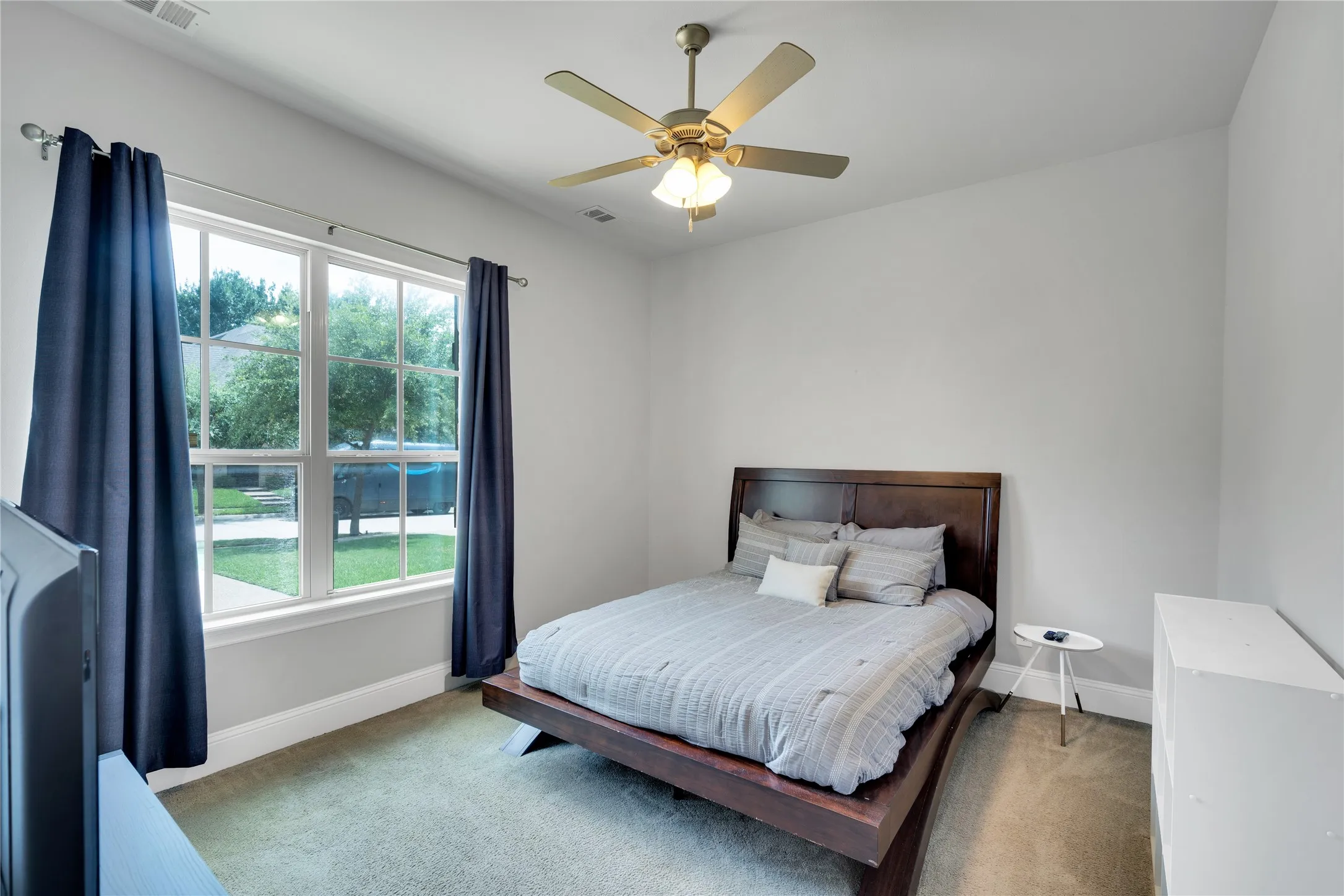 Single Family Residence For Sale in Tarrant County , 6409 Vintage Lake Drive, Arlington, Texas 76016, 4 Bedroom, 3 Bathroom, 2 Garage spaces, 3,029 Sqft, built in 2017, mls#21312553, Real Estate Agent in Arlington, Homes For Sale in Tarrant county, Homes For Sale in Arlington, Realtor in Arlington Texas, Real Estate Brokerage Independent Realty Texas, Luminita Cordes Realtor