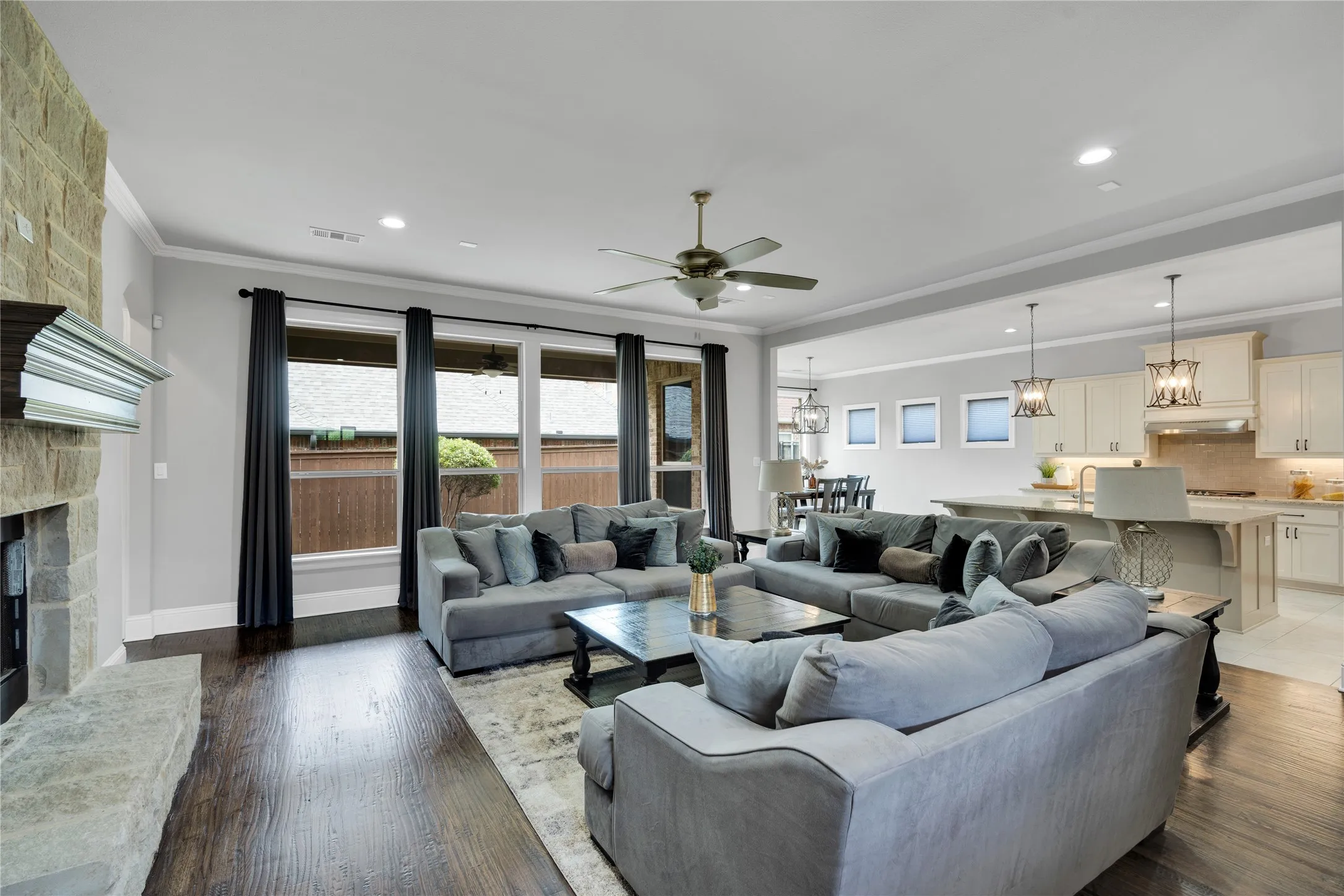 Single Family Residence For Sale in Tarrant County , 6409 Vintage Lake Drive, Arlington, Texas 76016, 4 Bedroom, 3 Bathroom, 2 Garage spaces, 3,029 Sqft, built in 2017, mls#21312553, Real Estate Agent in Arlington, Homes For Sale in Tarrant county, Homes For Sale in Arlington, Realtor in Arlington Texas, Real Estate Brokerage Independent Realty Texas, Luminita Cordes Realtor