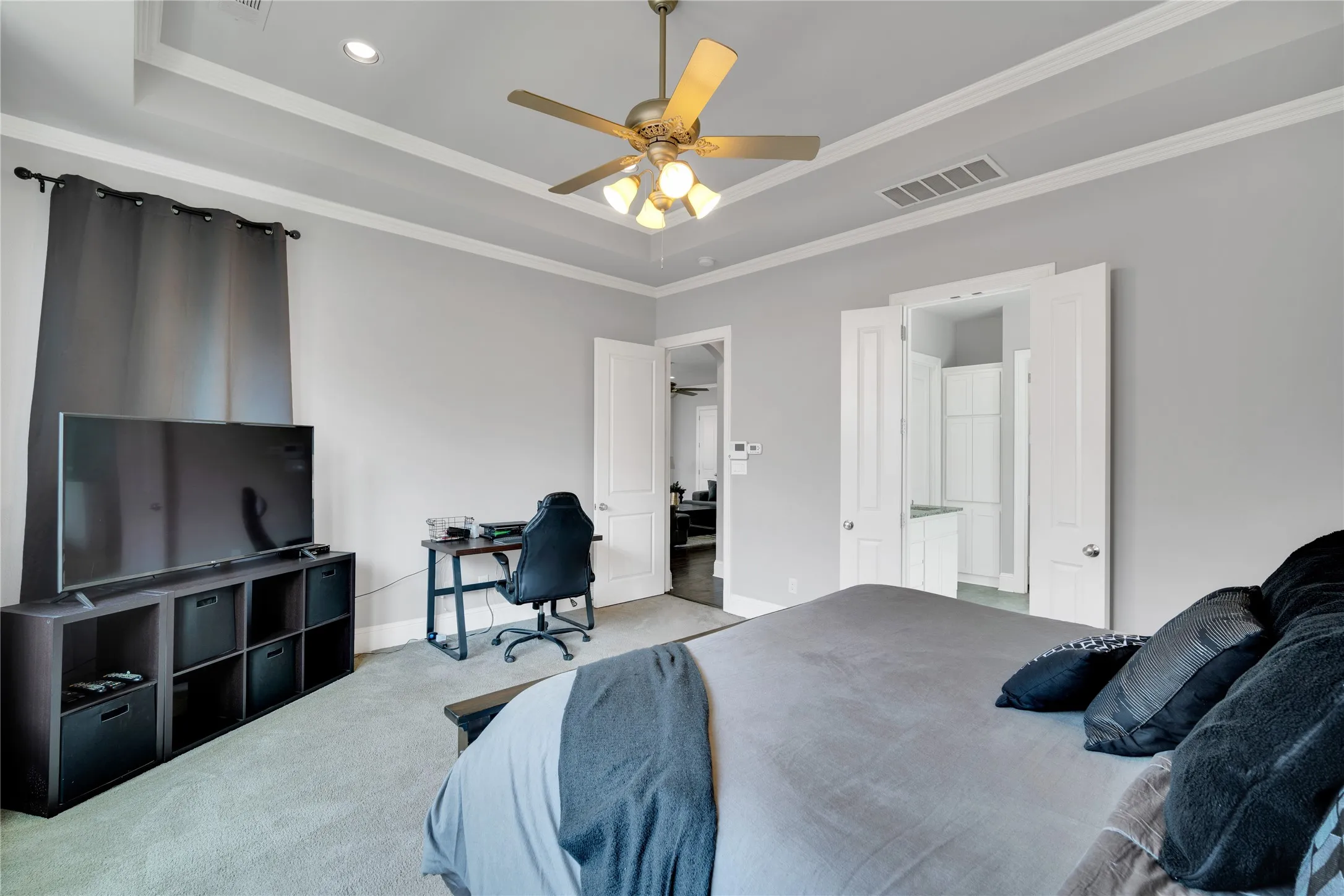 Single Family Residence For Sale in Tarrant County , 6409 Vintage Lake Drive, Arlington, Texas 76016, 4 Bedroom, 3 Bathroom, 2 Garage spaces, 3,029 Sqft, built in 2017, mls#21312553, Real Estate Agent in Arlington, Homes For Sale in Tarrant county, Homes For Sale in Arlington, Realtor in Arlington Texas, Real Estate Brokerage Independent Realty Texas, Luminita Cordes Realtor