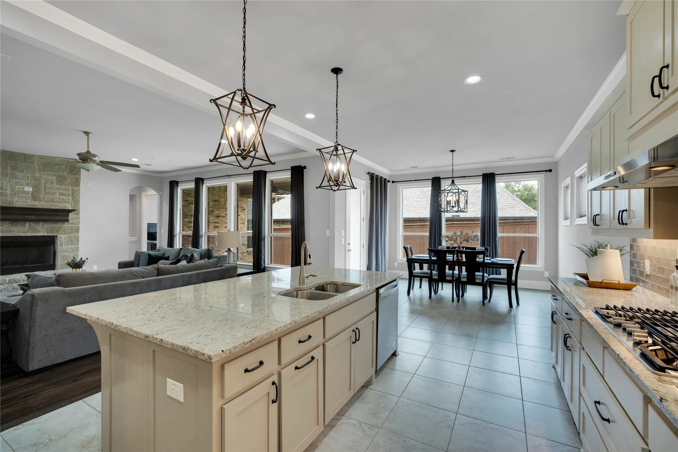 Single Family Residence For Sale in Tarrant County , 6409 Vintage Lake Drive, Arlington, Texas 76016, 4 Bedroom, 3 Bathroom, 2 Garage spaces, 3,029 Sqft, built in 2017, mls#21312553, Real Estate Agent in Arlington, Homes For Sale in Tarrant county, Homes For Sale in Arlington, Realtor in Arlington Texas, Real Estate Brokerage Independent Realty Texas, Luminita Cordes Realtor