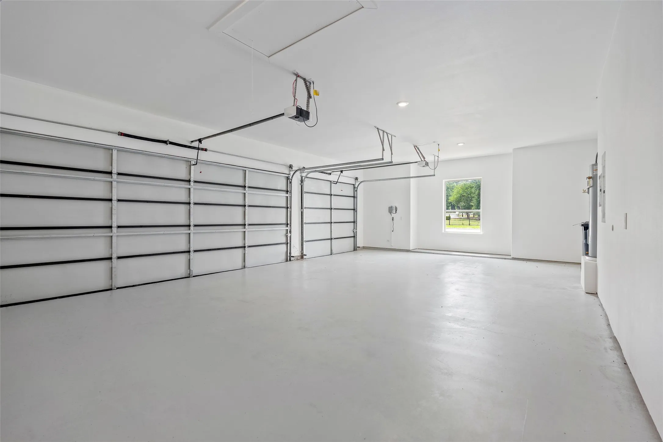 Single Family Residence For Sale in Tarrant County , 7611 Awadi Court, Arlington, Texas 76001, 4 Bedroom, 5 Bathroom, 3 Garage spaces, 3,774 Sqft, built in 2023, mls#21303893, Real Estate Agent in Arlington, Homes For Sale in Tarrant county, Homes For Sale in Arlington, Realtor in Arlington Texas, Real Estate Brokerage Independent Realty Texas, Luminita Cordes Realtor