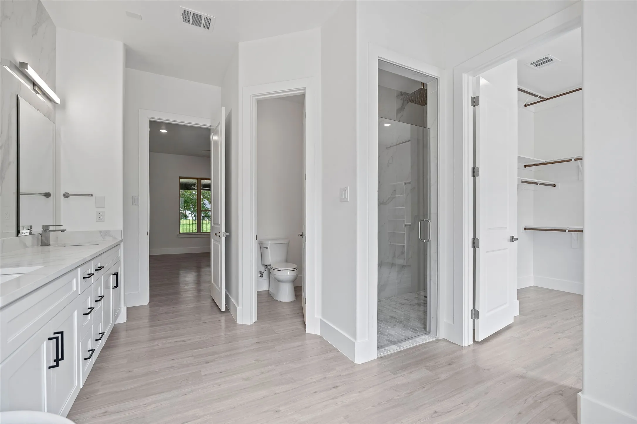 Single Family Residence For Sale in Tarrant County , 7611 Awadi Court, Arlington, Texas 76001, 4 Bedroom, 5 Bathroom, 3 Garage spaces, 3,774 Sqft, built in 2023, mls#21303893, Real Estate Agent in Arlington, Homes For Sale in Tarrant county, Homes For Sale in Arlington, Realtor in Arlington Texas, Real Estate Brokerage Independent Realty Texas, Luminita Cordes Realtor