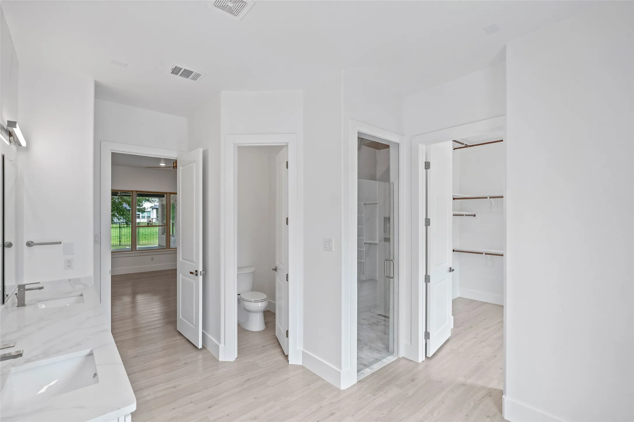 Single Family Residence For Sale in Tarrant County , 7611 Awadi Court, Arlington, Texas 76001, 4 Bedroom, 5 Bathroom, 3 Garage spaces, 3,774 Sqft, built in 2023, mls#21303893, Real Estate Agent in Arlington, Homes For Sale in Tarrant county, Homes For Sale in Arlington, Realtor in Arlington Texas, Real Estate Brokerage Independent Realty Texas, Luminita Cordes Realtor