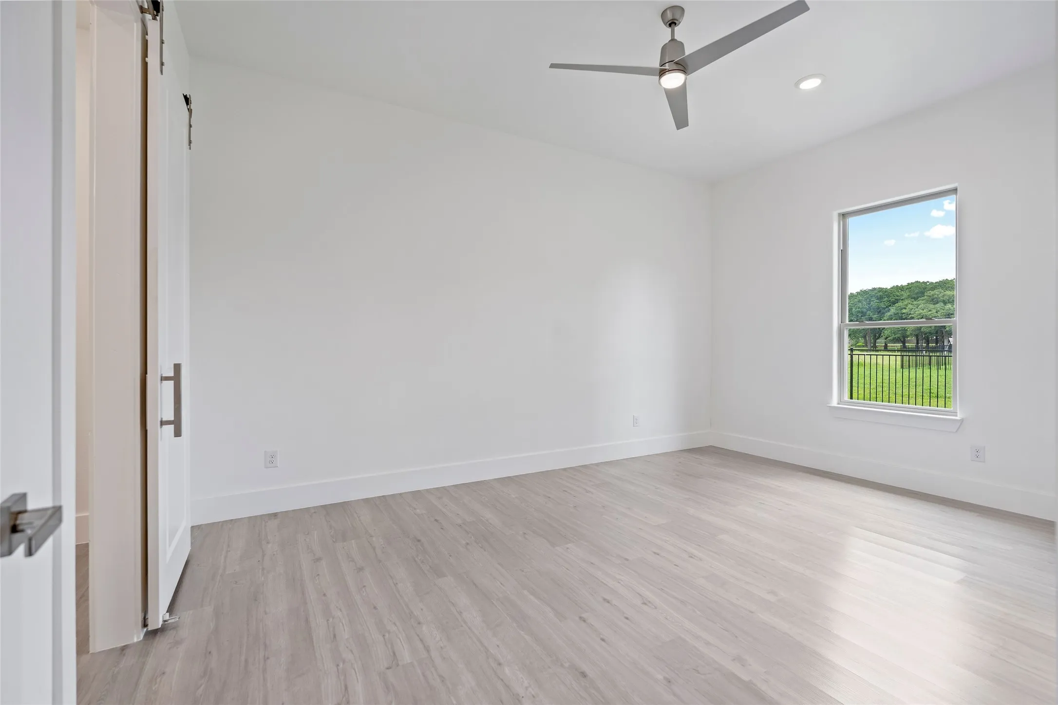 Single Family Residence For Sale in Tarrant County , 7611 Awadi Court, Arlington, Texas 76001, 4 Bedroom, 5 Bathroom, 3 Garage spaces, 3,774 Sqft, built in 2023, mls#21303893, Real Estate Agent in Arlington, Homes For Sale in Tarrant county, Homes For Sale in Arlington, Realtor in Arlington Texas, Real Estate Brokerage Independent Realty Texas, Luminita Cordes Realtor