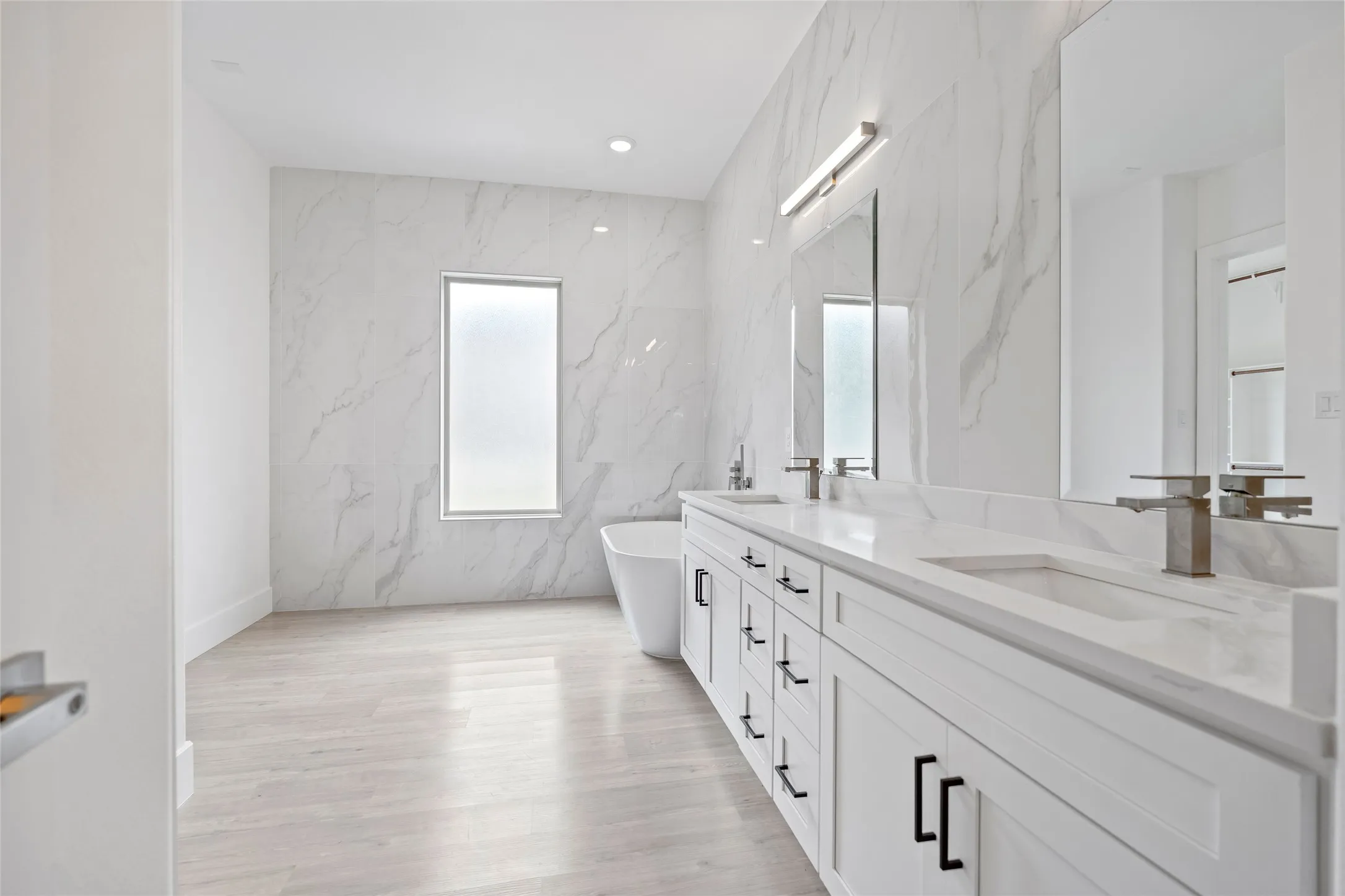 Single Family Residence For Sale in Tarrant County , 7611 Awadi Court, Arlington, Texas 76001, 4 Bedroom, 5 Bathroom, 3 Garage spaces, 3,774 Sqft, built in 2023, mls#21303893, Real Estate Agent in Arlington, Homes For Sale in Tarrant county, Homes For Sale in Arlington, Realtor in Arlington Texas, Real Estate Brokerage Independent Realty Texas, Luminita Cordes Realtor