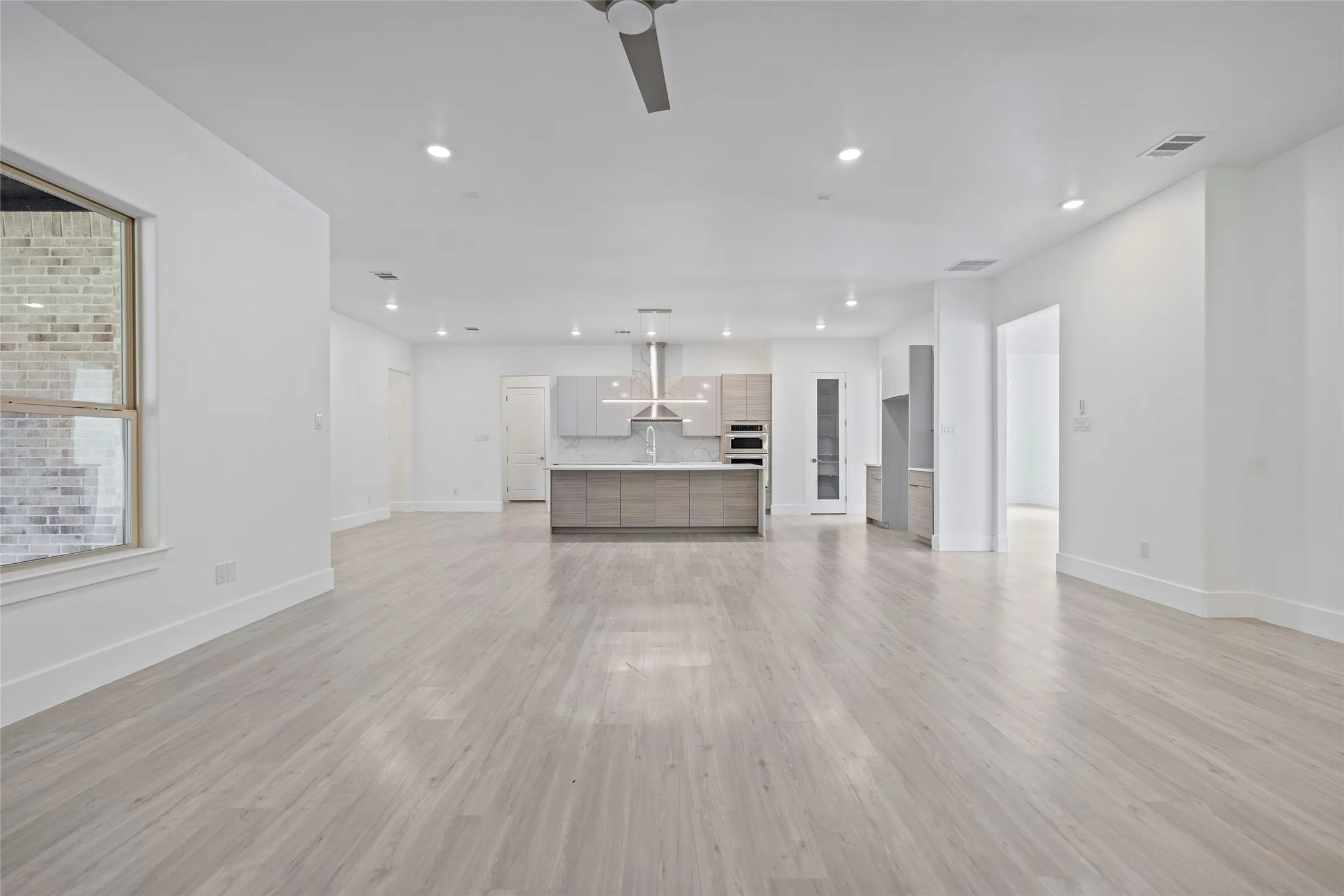 Single Family Residence For Sale in Tarrant County , 7611 Awadi Court, Arlington, Texas 76001, 4 Bedroom, 5 Bathroom, 3 Garage spaces, 3,774 Sqft, built in 2023, mls#21303893, Real Estate Agent in Arlington, Homes For Sale in Tarrant county, Homes For Sale in Arlington, Realtor in Arlington Texas, Real Estate Brokerage Independent Realty Texas, Luminita Cordes Realtor