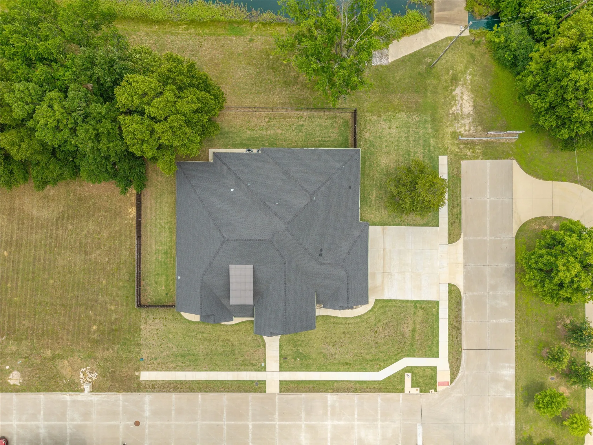 Single Family Residence For Sale in Tarrant County , 7611 Awadi Court, Arlington, Texas 76001, 4 Bedroom, 5 Bathroom, 3 Garage spaces, 3,774 Sqft, built in 2023, mls#21303893, Real Estate Agent in Arlington, Homes For Sale in Tarrant county, Homes For Sale in Arlington, Realtor in Arlington Texas, Real Estate Brokerage Independent Realty Texas, Luminita Cordes Realtor