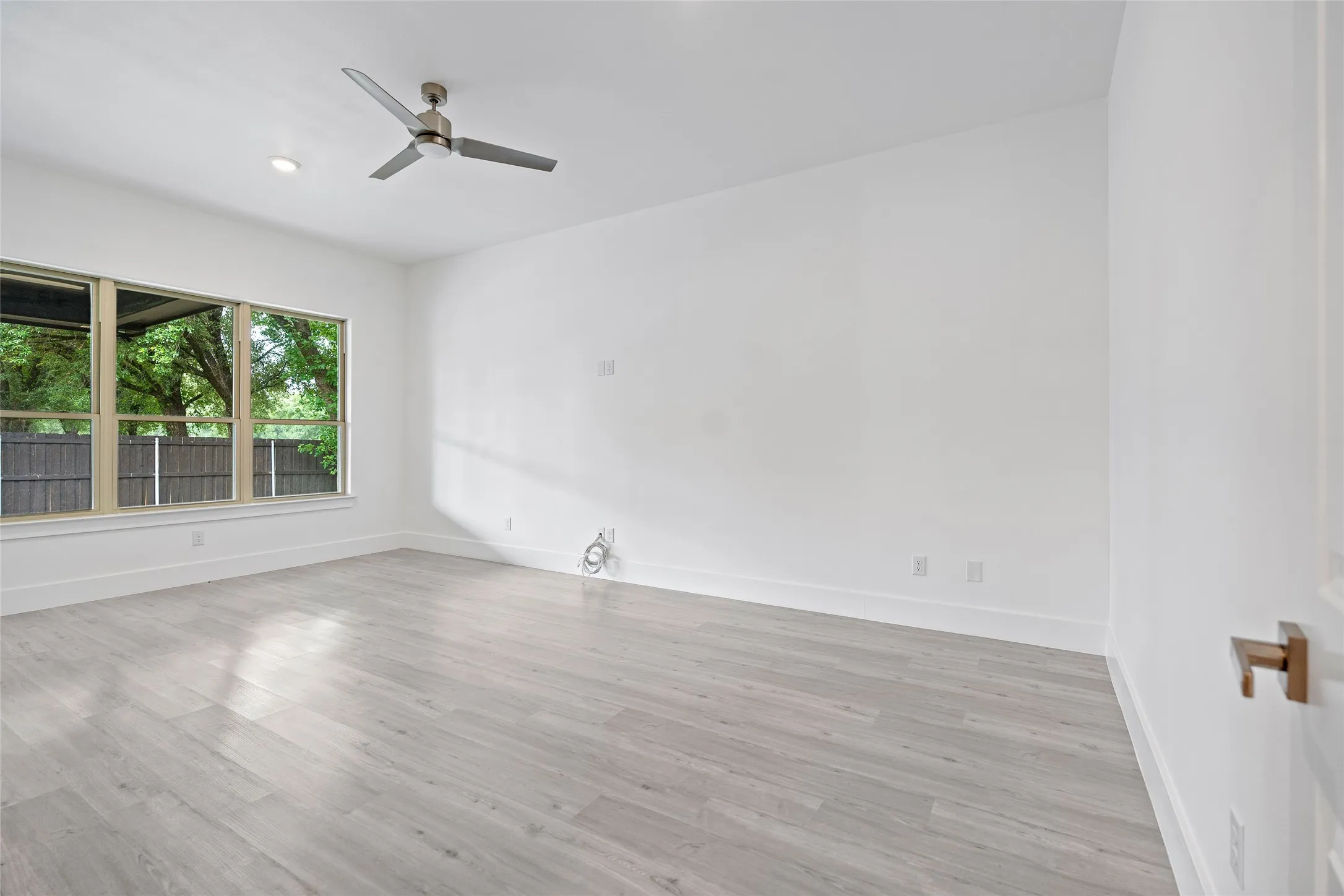 Single Family Residence For Sale in Tarrant County , 7611 Awadi Court, Arlington, Texas 76001, 4 Bedroom, 5 Bathroom, 3 Garage spaces, 3,774 Sqft, built in 2023, mls#21303893, Real Estate Agent in Arlington, Homes For Sale in Tarrant county, Homes For Sale in Arlington, Realtor in Arlington Texas, Real Estate Brokerage Independent Realty Texas, Luminita Cordes Realtor