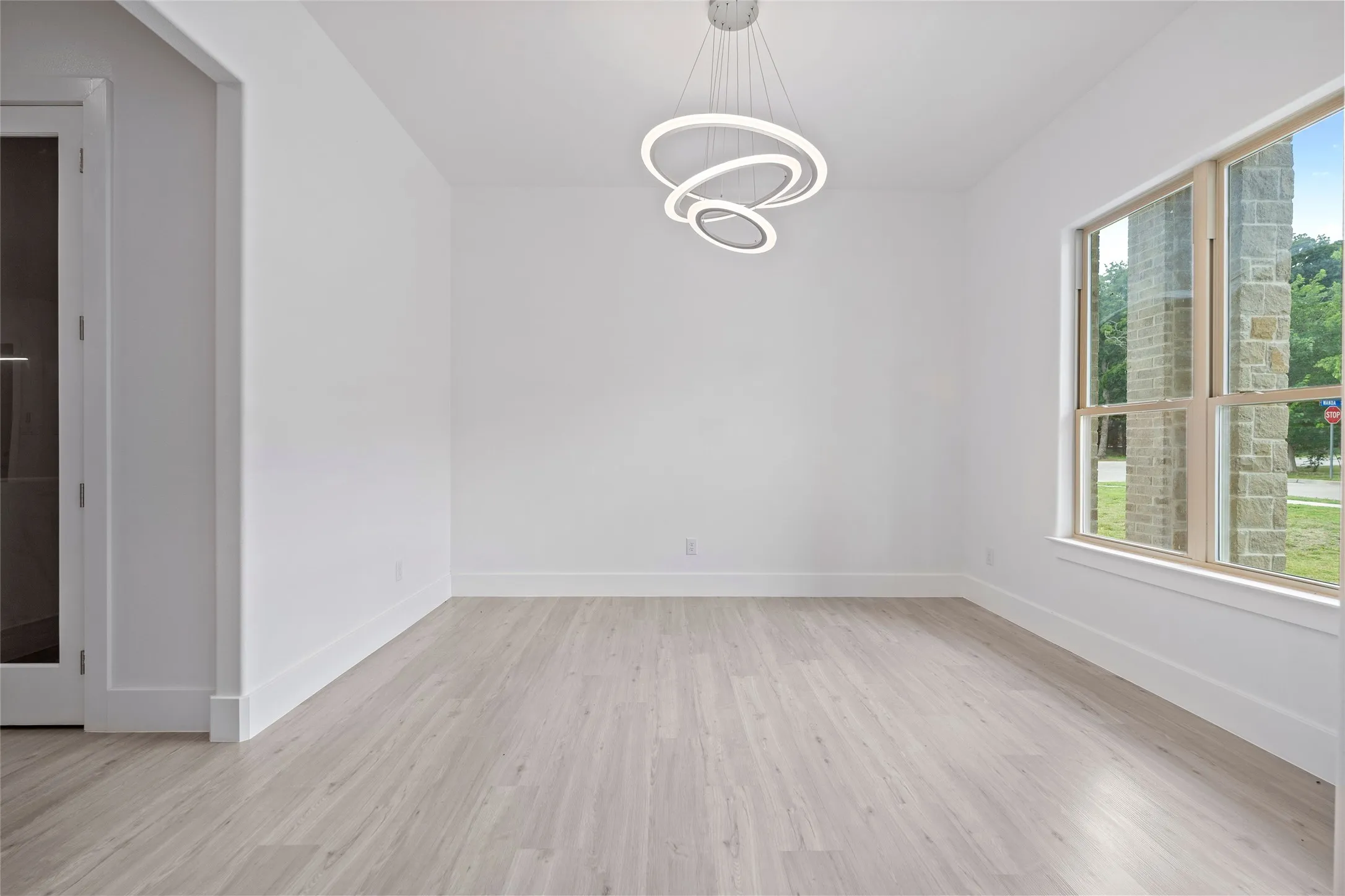 Single Family Residence For Sale in Tarrant County , 7611 Awadi Court, Arlington, Texas 76001, 4 Bedroom, 5 Bathroom, 3 Garage spaces, 3,774 Sqft, built in 2023, mls#21303893, Real Estate Agent in Arlington, Homes For Sale in Tarrant county, Homes For Sale in Arlington, Realtor in Arlington Texas, Real Estate Brokerage Independent Realty Texas, Luminita Cordes Realtor