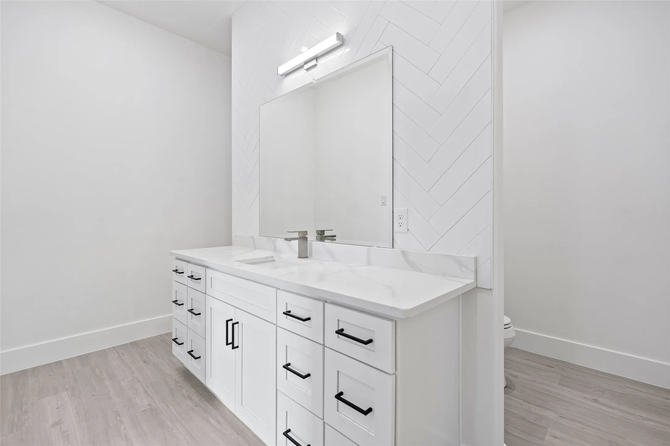 Single Family Residence For Sale in Tarrant County , 7611 Awadi Court, Arlington, Texas 76001, 4 Bedroom, 5 Bathroom, 3 Garage spaces, 3,774 Sqft, built in 2023, mls#21303893, Real Estate Agent in Arlington, Homes For Sale in Tarrant county, Homes For Sale in Arlington, Realtor in Arlington Texas, Real Estate Brokerage Independent Realty Texas, Luminita Cordes Realtor