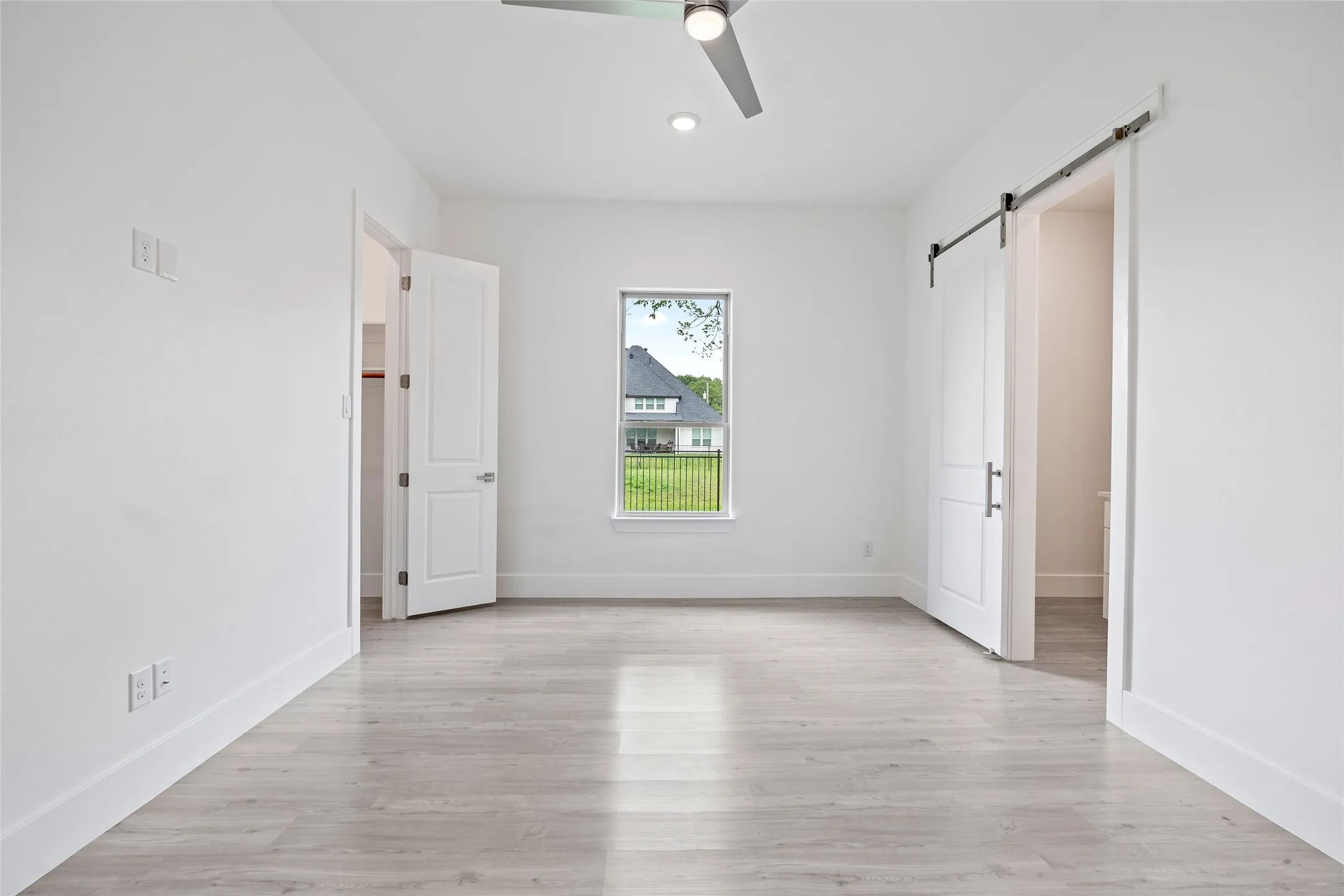 Single Family Residence For Sale in Tarrant County , 7611 Awadi Court, Arlington, Texas 76001, 4 Bedroom, 5 Bathroom, 3 Garage spaces, 3,774 Sqft, built in 2023, mls#21303893, Real Estate Agent in Arlington, Homes For Sale in Tarrant county, Homes For Sale in Arlington, Realtor in Arlington Texas, Real Estate Brokerage Independent Realty Texas, Luminita Cordes Realtor