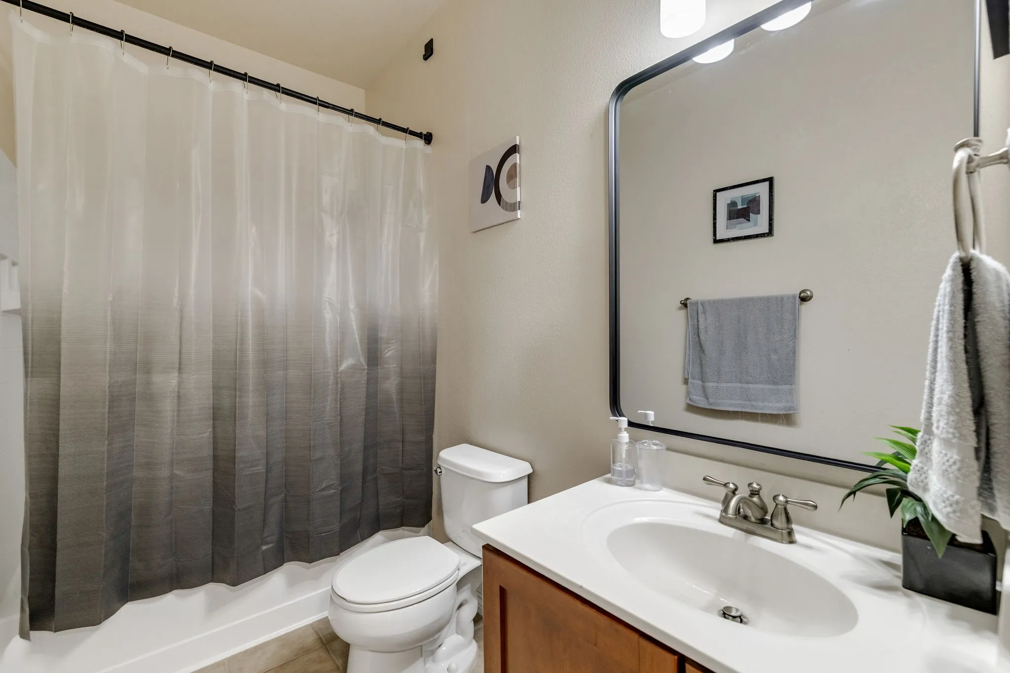 Single Family Residence For Sale in Collin County , 7004 Cotton Seed Drive, Mc Kinney, Texas 75070, 3 Bedroom, 2 Bathroom, 2 Garage spaces, 1,785 Sqft, built in 2007, mls#21309611, Real Estate Agent in Mc Kinney, Homes For Sale in Collin county, Homes For Sale in Mc Kinney, Realtor in Mc Kinney Texas, Real Estate Brokerage Independent Realty Texas, Luminita Cordes Realtor