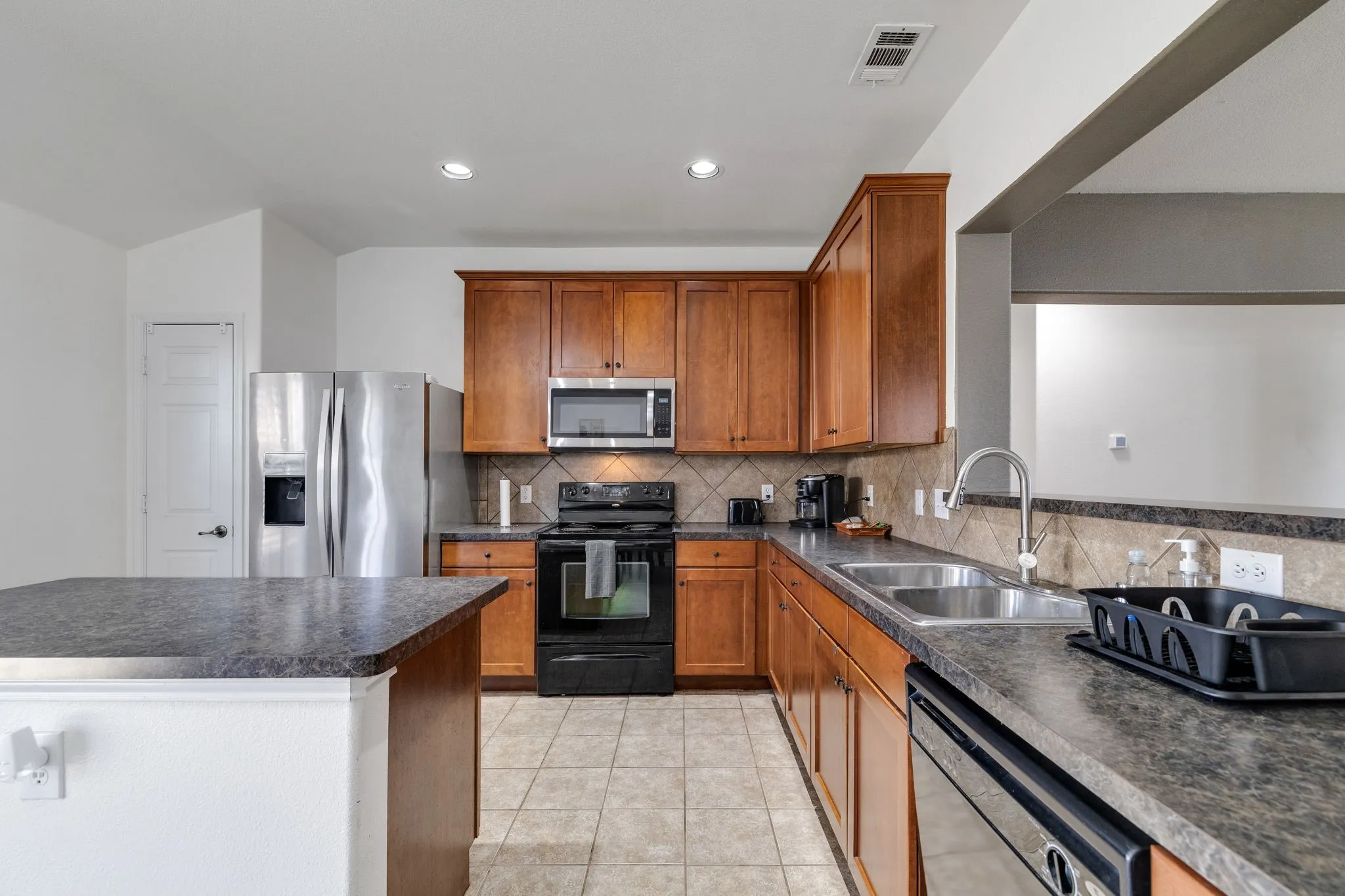 Single Family Residence For Sale in Collin County , 7004 Cotton Seed Drive, Mc Kinney, Texas 75070, 3 Bedroom, 2 Bathroom, 2 Garage spaces, 1,785 Sqft, built in 2007, mls#21309611, Real Estate Agent in Mc Kinney, Homes For Sale in Collin county, Homes For Sale in Mc Kinney, Realtor in Mc Kinney Texas, Real Estate Brokerage Independent Realty Texas, Luminita Cordes Realtor