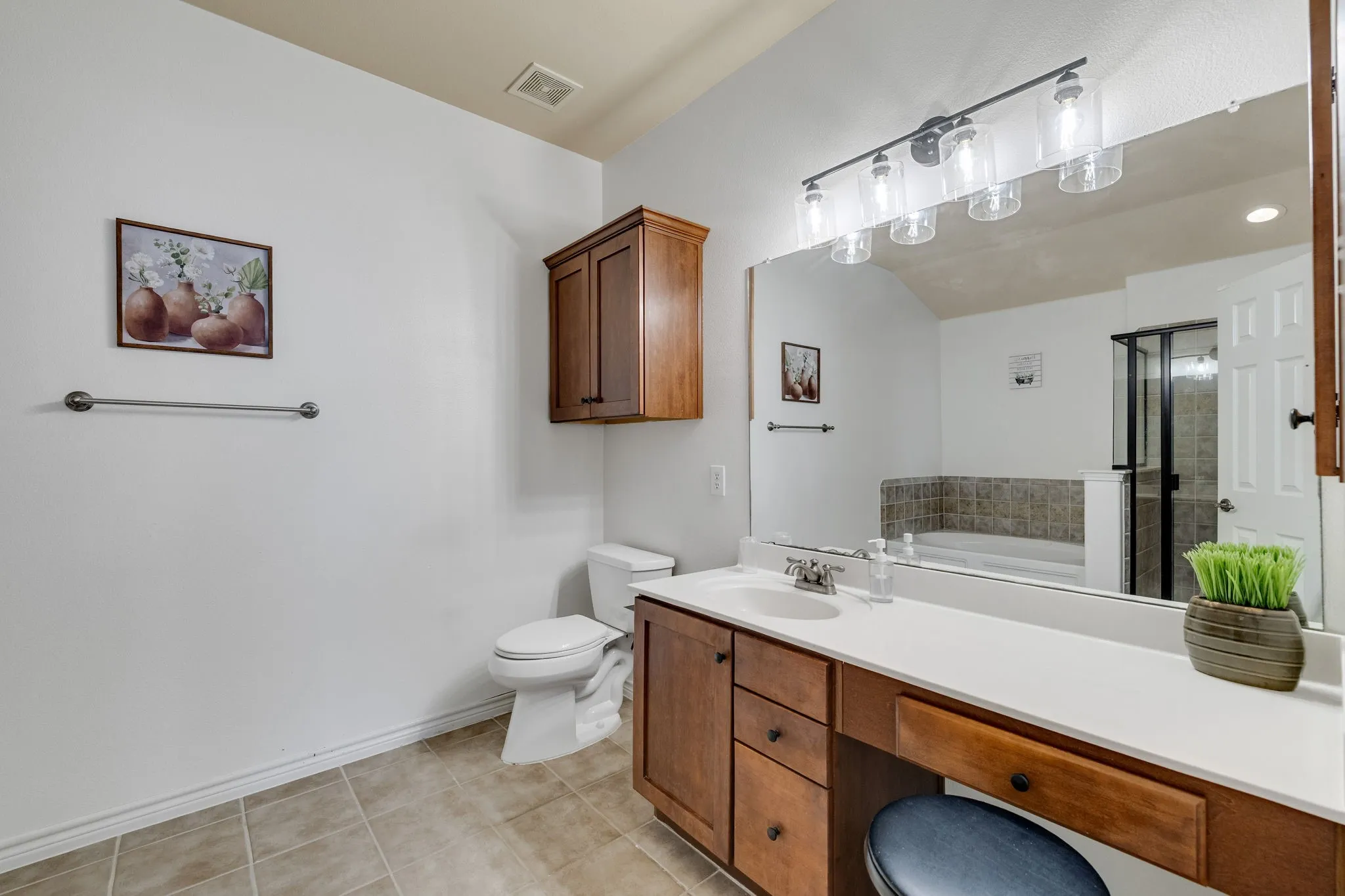Single Family Residence For Sale in Collin County , 7004 Cotton Seed Drive, Mc Kinney, Texas 75070, 3 Bedroom, 2 Bathroom, 2 Garage spaces, 1,785 Sqft, built in 2007, mls#21309611, Real Estate Agent in Mc Kinney, Homes For Sale in Collin county, Homes For Sale in Mc Kinney, Realtor in Mc Kinney Texas, Real Estate Brokerage Independent Realty Texas, Luminita Cordes Realtor