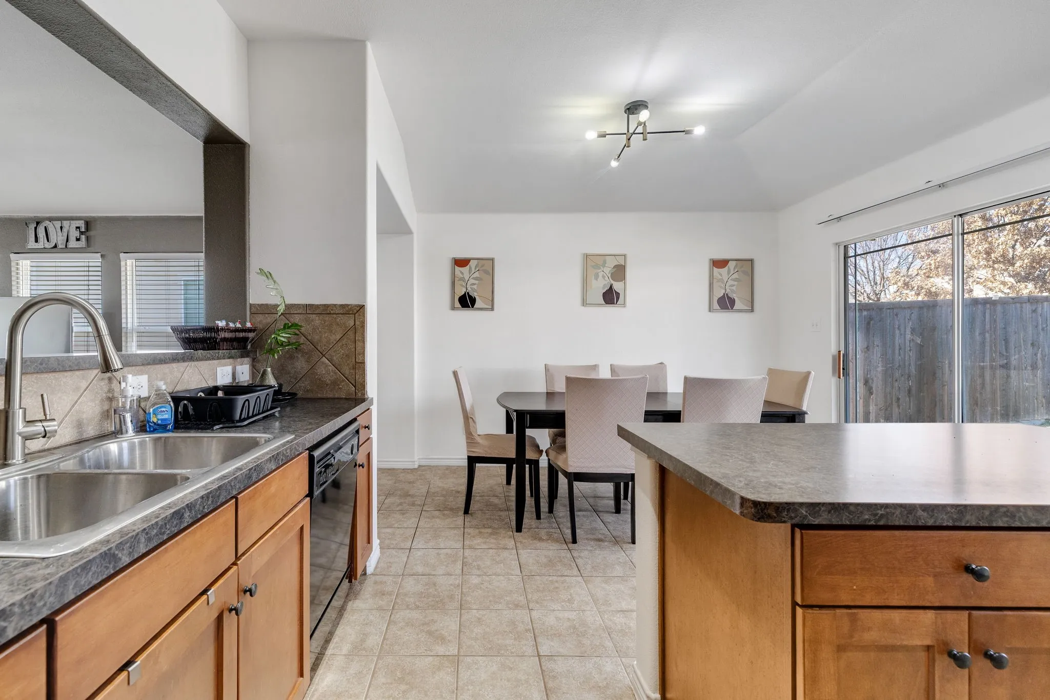Single Family Residence For Sale in Collin County , 7004 Cotton Seed Drive, Mc Kinney, Texas 75070, 3 Bedroom, 2 Bathroom, 2 Garage spaces, 1,785 Sqft, built in 2007, mls#21309611, Real Estate Agent in Mc Kinney, Homes For Sale in Collin county, Homes For Sale in Mc Kinney, Realtor in Mc Kinney Texas, Real Estate Brokerage Independent Realty Texas, Luminita Cordes Realtor