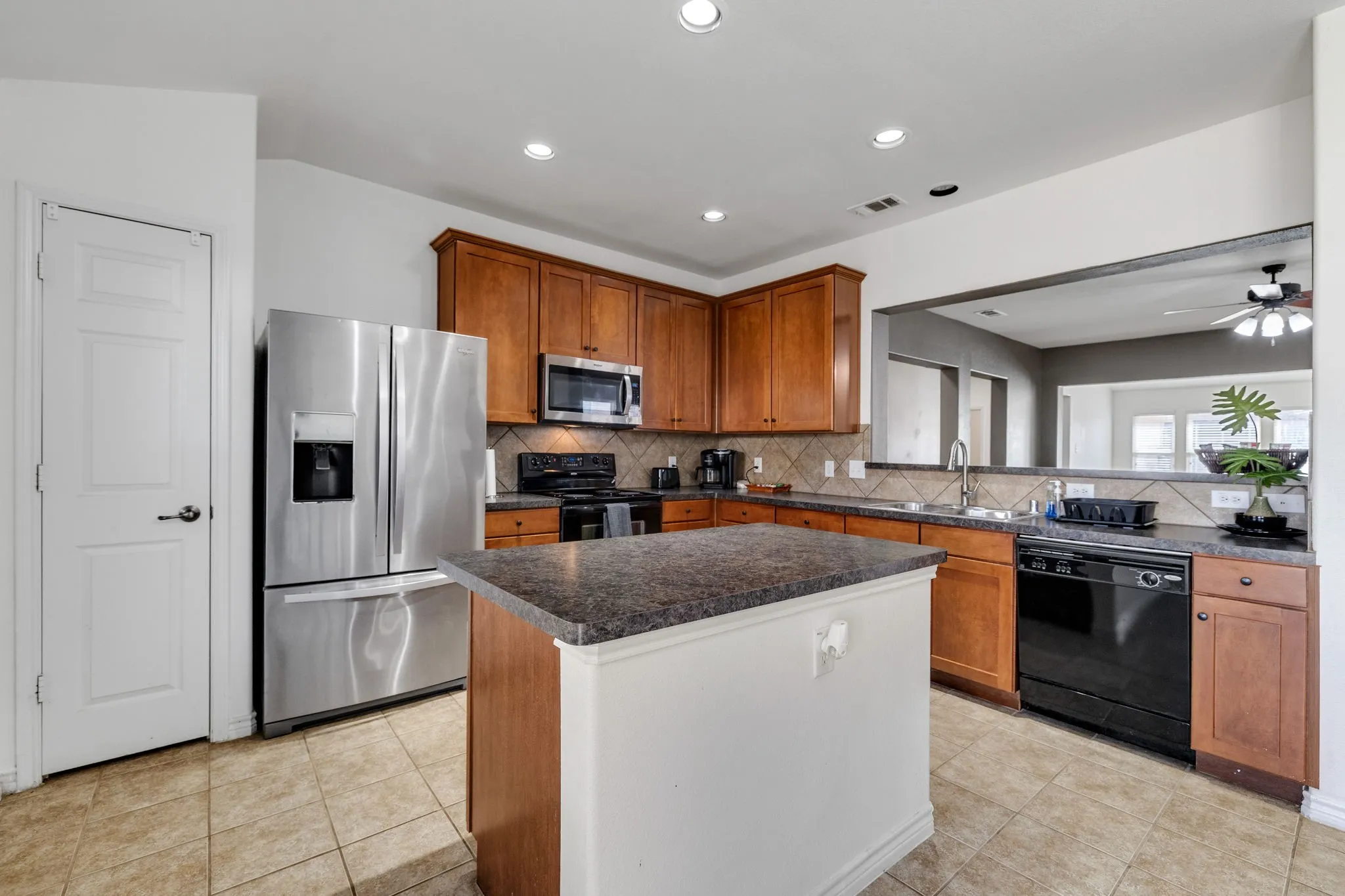 Single Family Residence For Sale in Collin County , 7004 Cotton Seed Drive, Mc Kinney, Texas 75070, 3 Bedroom, 2 Bathroom, 2 Garage spaces, 1,785 Sqft, built in 2007, mls#21309611, Real Estate Agent in Mc Kinney, Homes For Sale in Collin county, Homes For Sale in Mc Kinney, Realtor in Mc Kinney Texas, Real Estate Brokerage Independent Realty Texas, Luminita Cordes Realtor