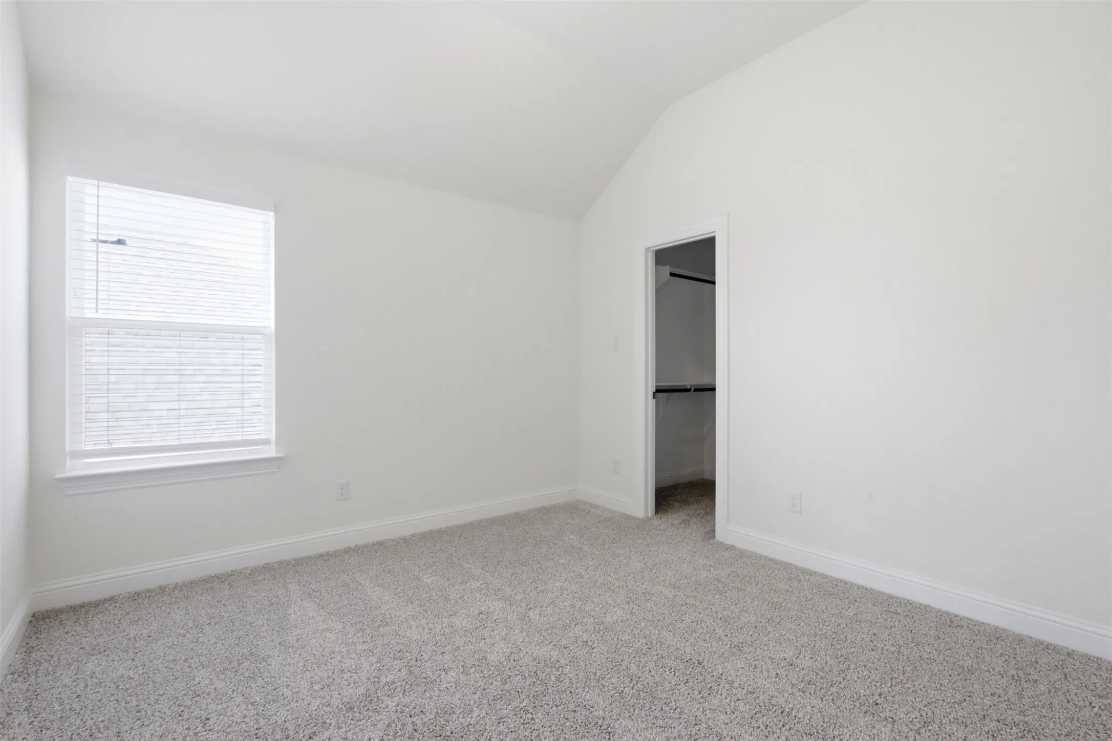 Single Family Residence For Sale in Dallas County , 318 Gleneagles Drive, Garland, Texas 75040, 5 Bedroom, 4 Bathroom, 2 Garage spaces, 3,270 Sqft, built in 2021, mls#21310521, Real Estate Agent in Garland, Homes For Sale in Dallas county, Homes For Sale in Garland, Realtor in Garland Texas, Real Estate Brokerage Independent Realty Texas, Luminita Cordes Realtor