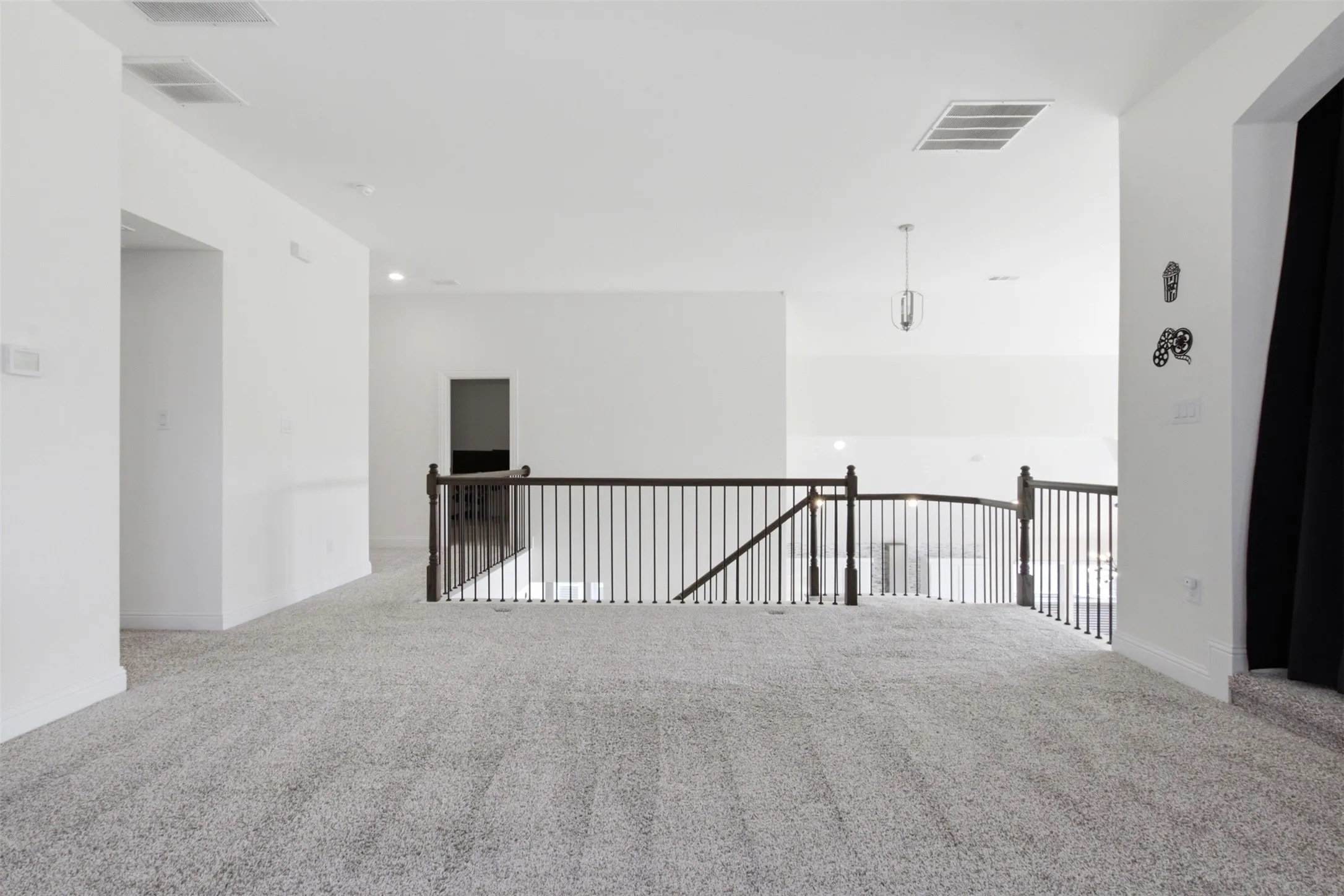 Single Family Residence For Sale in Dallas County , 318 Gleneagles Drive, Garland, Texas 75040, 5 Bedroom, 4 Bathroom, 2 Garage spaces, 3,270 Sqft, built in 2021, mls#21310521, Real Estate Agent in Garland, Homes For Sale in Dallas county, Homes For Sale in Garland, Realtor in Garland Texas, Real Estate Brokerage Independent Realty Texas, Luminita Cordes Realtor