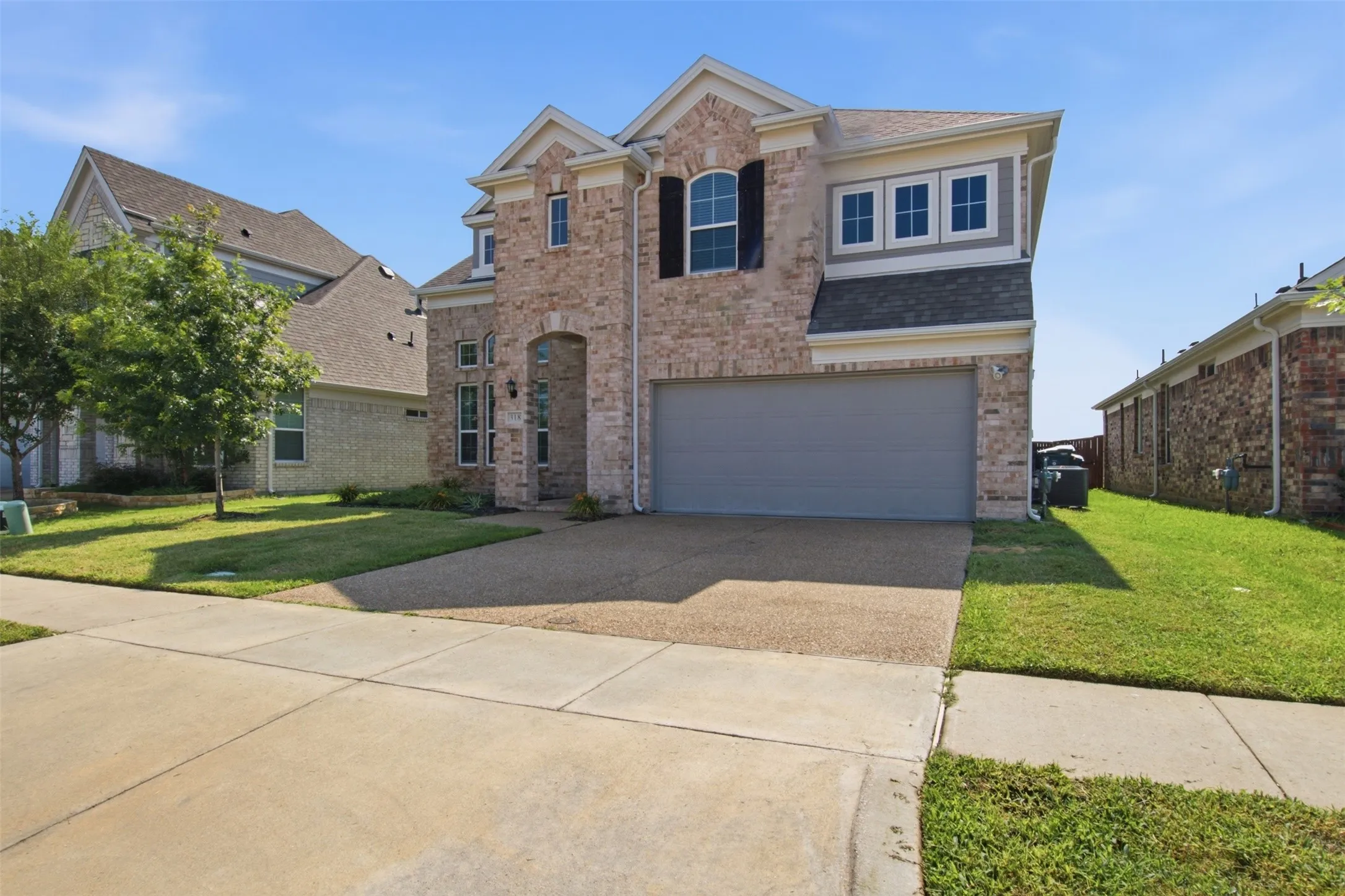 Single Family Residence For Sale in Dallas County , 318 Gleneagles Drive, Garland, Texas 75040, 5 Bedroom, 4 Bathroom, 2 Garage spaces, 3,270 Sqft, built in 2021, mls#21310521, Real Estate Agent in Garland, Homes For Sale in Dallas county, Homes For Sale in Garland, Realtor in Garland Texas, Real Estate Brokerage Independent Realty Texas, Luminita Cordes Realtor