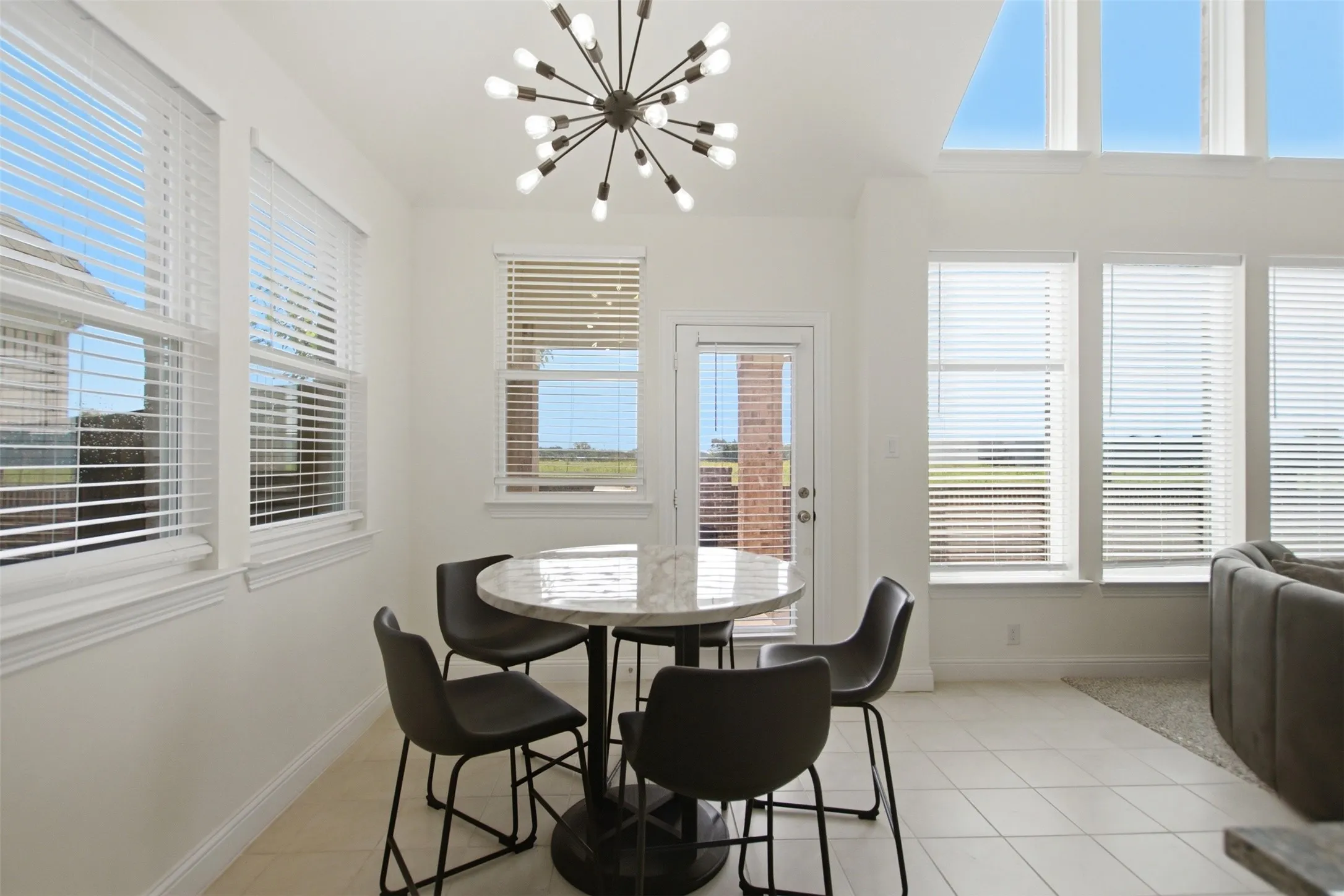 Single Family Residence For Sale in Dallas County , 318 Gleneagles Drive, Garland, Texas 75040, 5 Bedroom, 4 Bathroom, 2 Garage spaces, 3,270 Sqft, built in 2021, mls#21310521, Real Estate Agent in Garland, Homes For Sale in Dallas county, Homes For Sale in Garland, Realtor in Garland Texas, Real Estate Brokerage Independent Realty Texas, Luminita Cordes Realtor