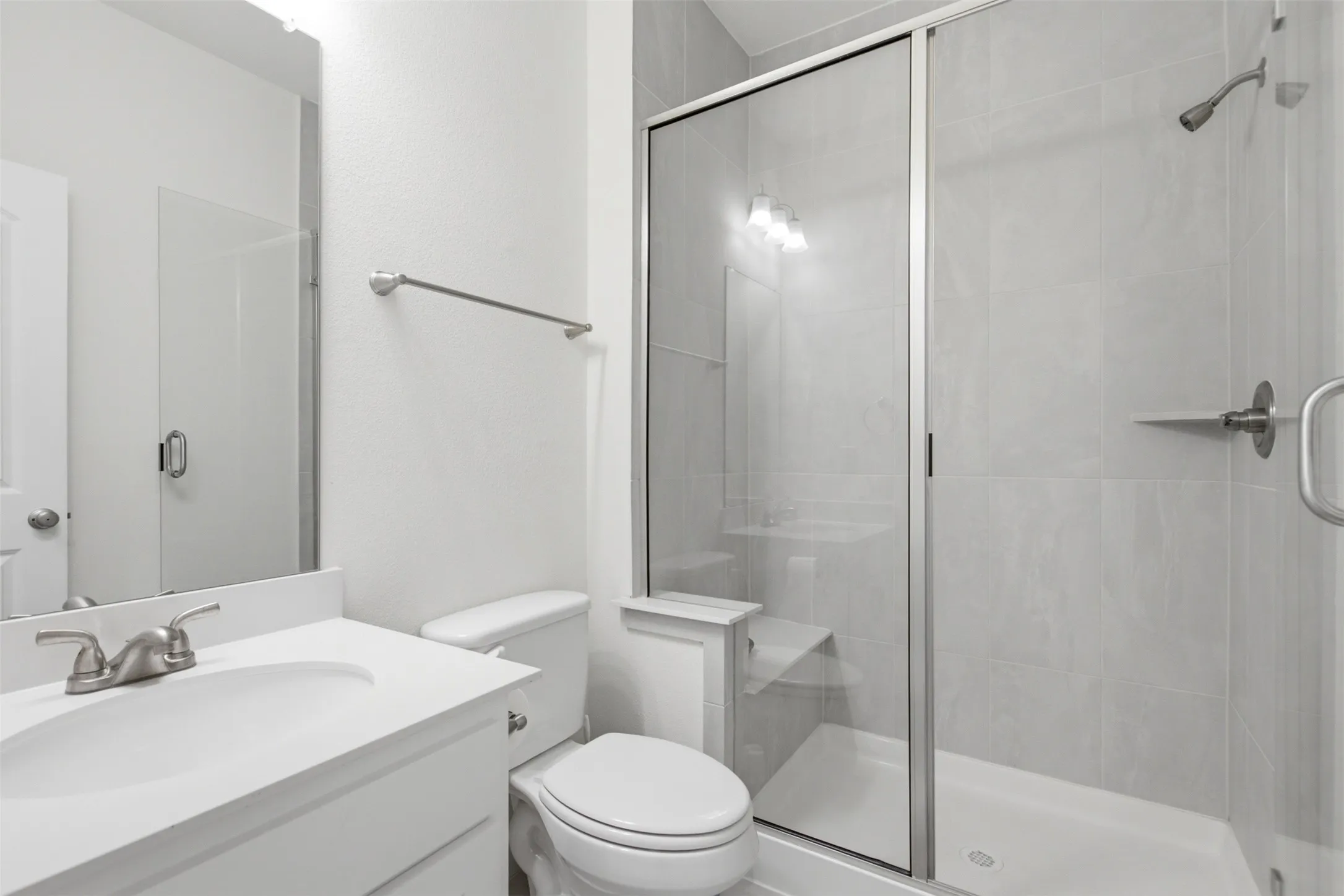Single Family Residence For Sale in Dallas County , 318 Gleneagles Drive, Garland, Texas 75040, 5 Bedroom, 4 Bathroom, 2 Garage spaces, 3,270 Sqft, built in 2021, mls#21310521, Real Estate Agent in Garland, Homes For Sale in Dallas county, Homes For Sale in Garland, Realtor in Garland Texas, Real Estate Brokerage Independent Realty Texas, Luminita Cordes Realtor