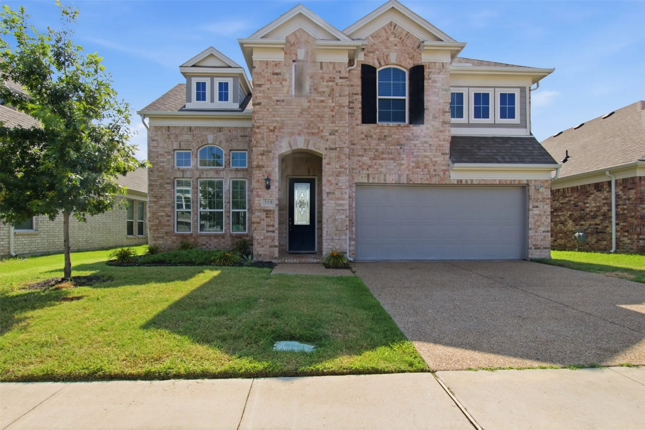 Single Family Residence For Sale in Dallas County , 318 Gleneagles Drive, Garland, Texas 75040, 5 Bedroom, 4 Bathroom, 2 Garage spaces, 3,270 Sqft, built in 2021, mls#21310521, Real Estate Agent in Garland, Homes For Sale in Dallas county, Homes For Sale in Garland, Realtor in Garland Texas, Real Estate Brokerage Independent Realty Texas, Luminita Cordes Realtor
