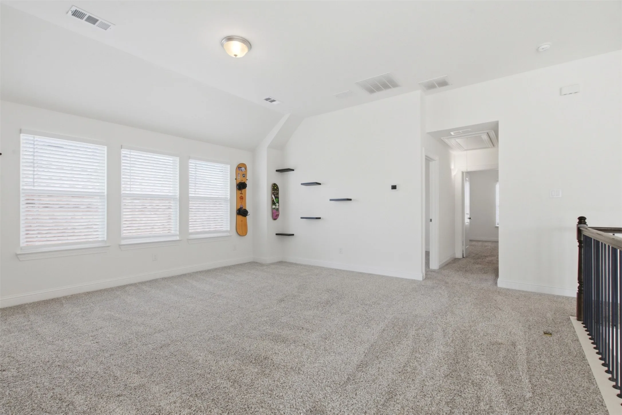 Single Family Residence For Sale in Dallas County , 318 Gleneagles Drive, Garland, Texas 75040, 5 Bedroom, 4 Bathroom, 2 Garage spaces, 3,270 Sqft, built in 2021, mls#21310521, Real Estate Agent in Garland, Homes For Sale in Dallas county, Homes For Sale in Garland, Realtor in Garland Texas, Real Estate Brokerage Independent Realty Texas, Luminita Cordes Realtor