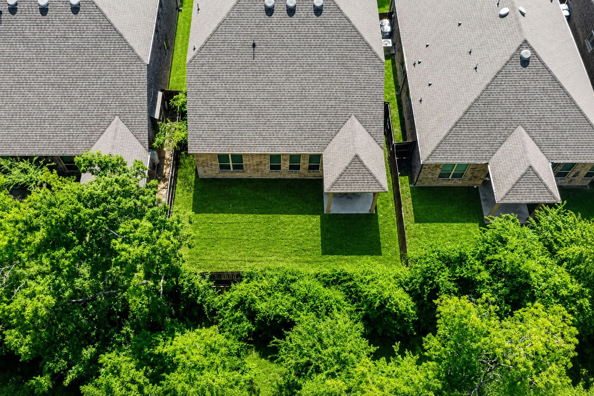 Single Family Residence For Sale in Collin County , 2111 Laurel Street, Melissa, Texas 75454, 4 Bedroom, 3 Bathroom, 2 Garage spaces, 2,729 Sqft, built in 2018, mls#21309711, Real Estate Agent in Melissa, Homes For Sale in Collin county, Homes For Sale in Melissa, Realtor in Melissa Texas, Real Estate Brokerage Independent Realty Texas, Luminita Cordes Realtor