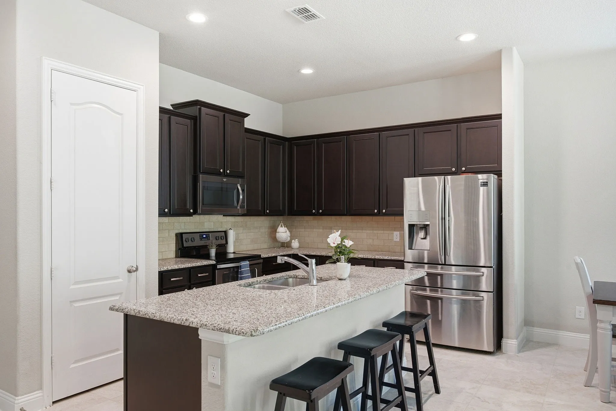 Single Family Residence For Sale in Collin County , 2111 Laurel Street, Melissa, Texas 75454, 4 Bedroom, 3 Bathroom, 2 Garage spaces, 2,729 Sqft, built in 2018, mls#21309711, Real Estate Agent in Melissa, Homes For Sale in Collin county, Homes For Sale in Melissa, Realtor in Melissa Texas, Real Estate Brokerage Independent Realty Texas, Luminita Cordes Realtor