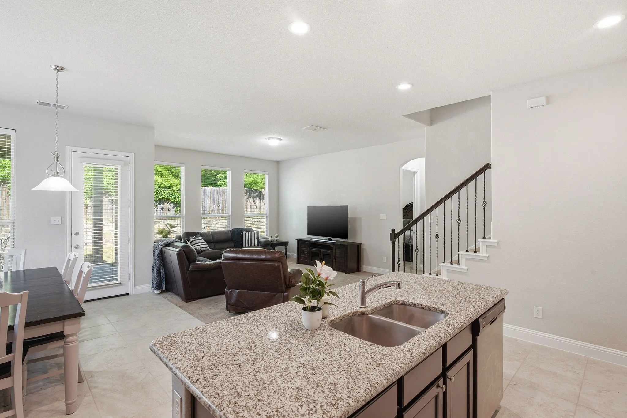 Single Family Residence For Sale in Collin County , 2111 Laurel Street, Melissa, Texas 75454, 4 Bedroom, 3 Bathroom, 2 Garage spaces, 2,729 Sqft, built in 2018, mls#21309711, Real Estate Agent in Melissa, Homes For Sale in Collin county, Homes For Sale in Melissa, Realtor in Melissa Texas, Real Estate Brokerage Independent Realty Texas, Luminita Cordes Realtor