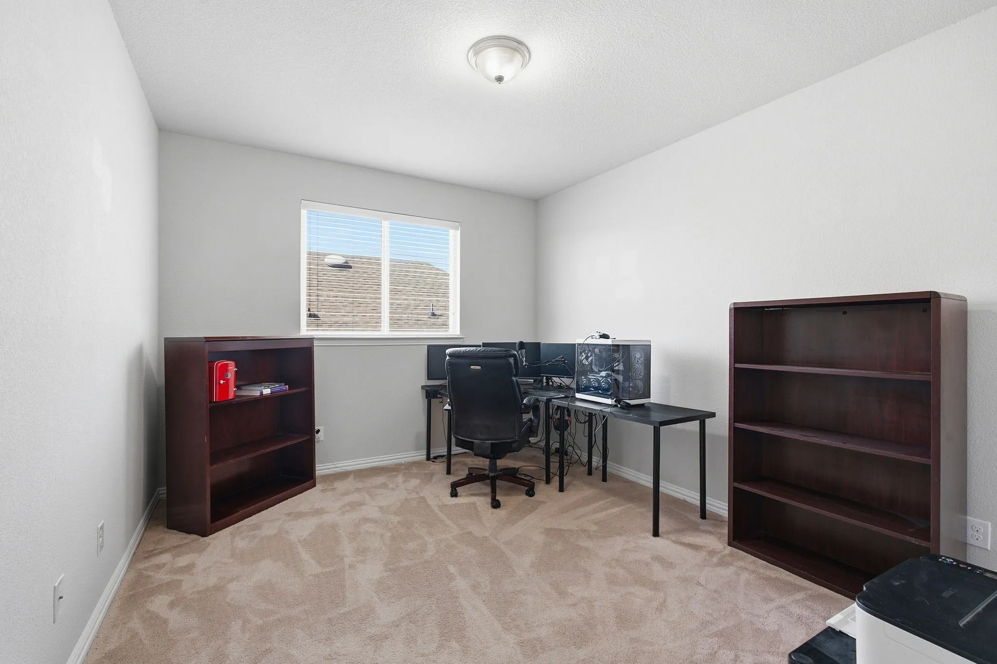 Single Family Residence For Sale in Collin County , 2111 Laurel Street, Melissa, Texas 75454, 4 Bedroom, 3 Bathroom, 2 Garage spaces, 2,729 Sqft, built in 2018, mls#21309711, Real Estate Agent in Melissa, Homes For Sale in Collin county, Homes For Sale in Melissa, Realtor in Melissa Texas, Real Estate Brokerage Independent Realty Texas, Luminita Cordes Realtor