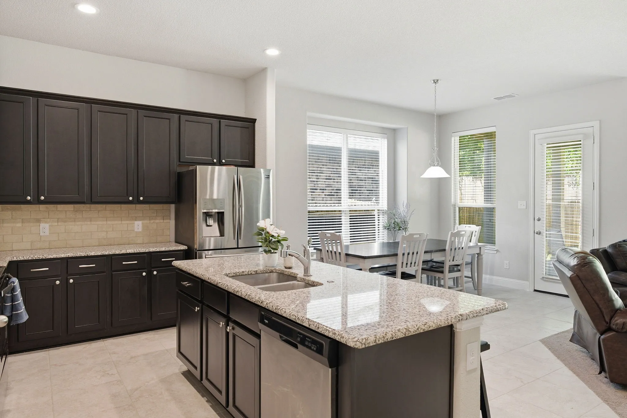 Single Family Residence For Sale in Collin County , 2111 Laurel Street, Melissa, Texas 75454, 4 Bedroom, 3 Bathroom, 2 Garage spaces, 2,729 Sqft, built in 2018, mls#21309711, Real Estate Agent in Melissa, Homes For Sale in Collin county, Homes For Sale in Melissa, Realtor in Melissa Texas, Real Estate Brokerage Independent Realty Texas, Luminita Cordes Realtor