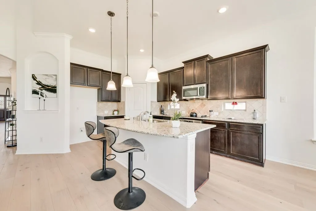 Single Family Residence For Sale in Denton County , 4720 River Edge Place, Frisco, Texas 75036, 4 Bedroom, 5 Bathroom, 2 Garage spaces, 3,575 Sqft, built in 2017, mls#21312571, Real Estate Agent in Frisco, Homes For Sale in Denton county, Homes For Sale in Frisco, Realtor in Frisco Texas, Real Estate Brokerage Independent Realty Texas, Luminita Cordes Realtor