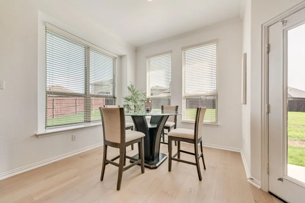 Single Family Residence For Sale in Denton County , 4720 River Edge Place, Frisco, Texas 75036, 4 Bedroom, 5 Bathroom, 2 Garage spaces, 3,575 Sqft, built in 2017, mls#21312571, Real Estate Agent in Frisco, Homes For Sale in Denton county, Homes For Sale in Frisco, Realtor in Frisco Texas, Real Estate Brokerage Independent Realty Texas, Luminita Cordes Realtor