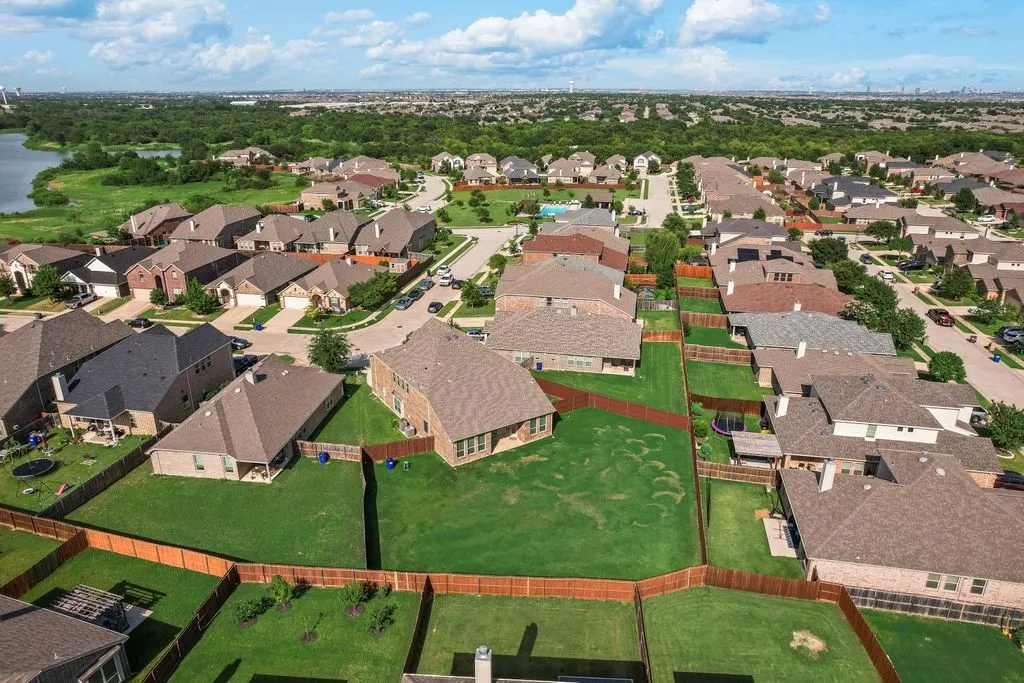 Single Family Residence For Sale in Denton County , 4720 River Edge Place, Frisco, Texas 75036, 4 Bedroom, 5 Bathroom, 2 Garage spaces, 3,575 Sqft, built in 2017, mls#21312571, Real Estate Agent in Frisco, Homes For Sale in Denton county, Homes For Sale in Frisco, Realtor in Frisco Texas, Real Estate Brokerage Independent Realty Texas, Luminita Cordes Realtor