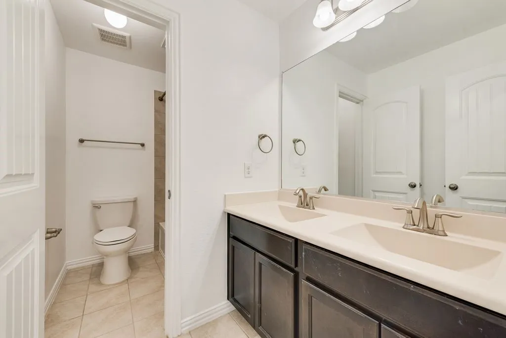 Single Family Residence For Sale in Denton County , 4720 River Edge Place, Frisco, Texas 75036, 4 Bedroom, 5 Bathroom, 2 Garage spaces, 3,575 Sqft, built in 2017, mls#21312571, Real Estate Agent in Frisco, Homes For Sale in Denton county, Homes For Sale in Frisco, Realtor in Frisco Texas, Real Estate Brokerage Independent Realty Texas, Luminita Cordes Realtor