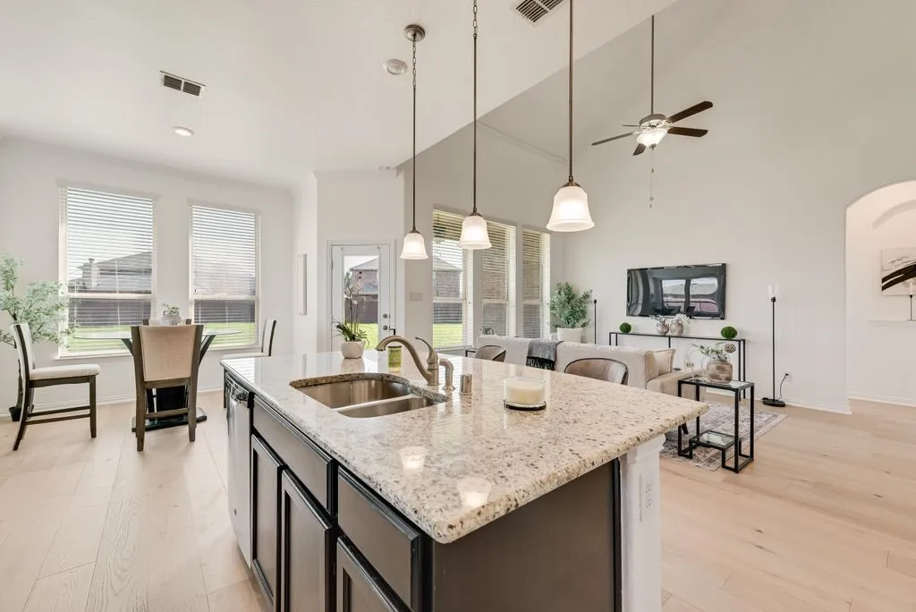 Single Family Residence For Sale in Denton County , 4720 River Edge Place, Frisco, Texas 75036, 4 Bedroom, 5 Bathroom, 2 Garage spaces, 3,575 Sqft, built in 2017, mls#21312571, Real Estate Agent in Frisco, Homes For Sale in Denton county, Homes For Sale in Frisco, Realtor in Frisco Texas, Real Estate Brokerage Independent Realty Texas, Luminita Cordes Realtor